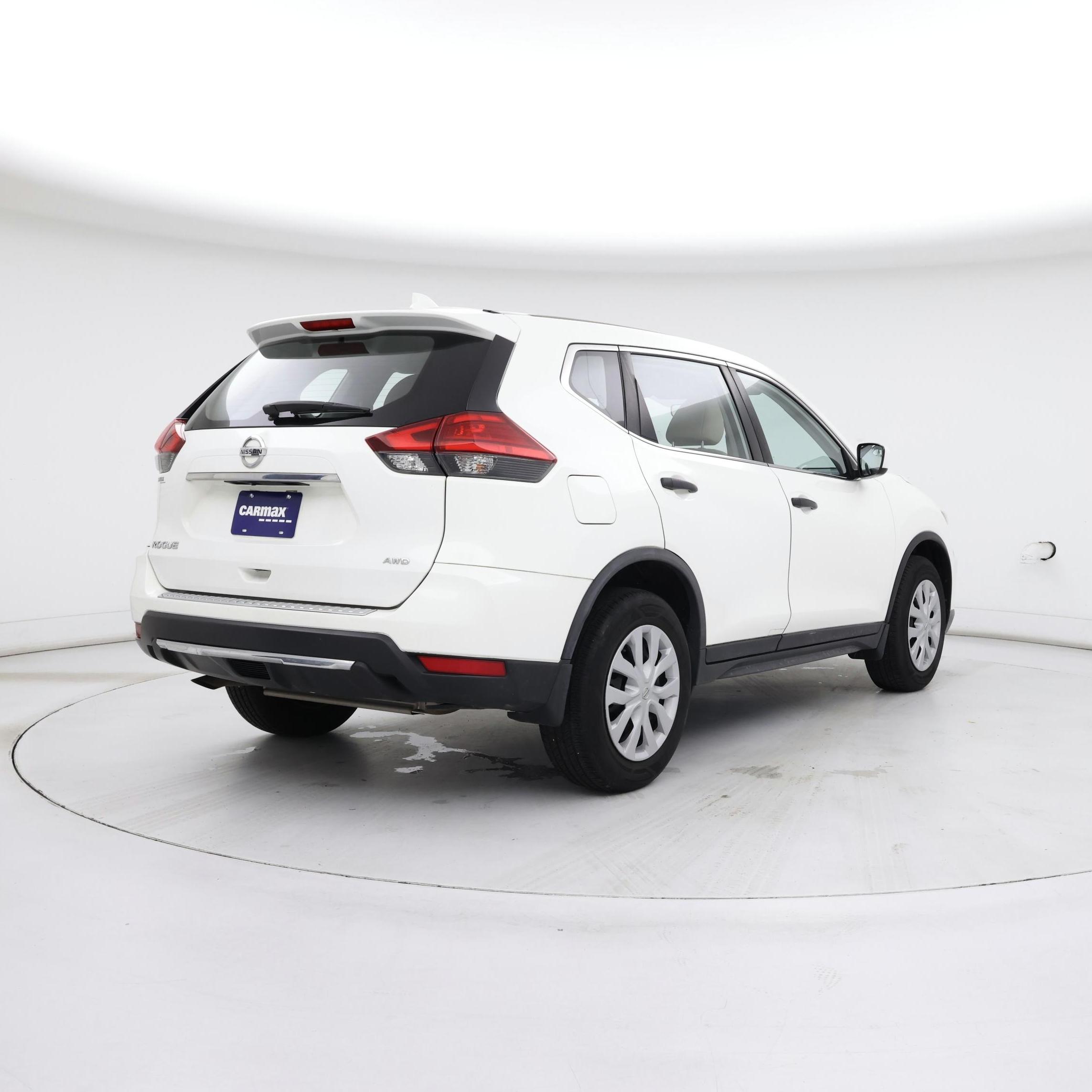 Thumbnail: 2017 Nissan Rogue - 8