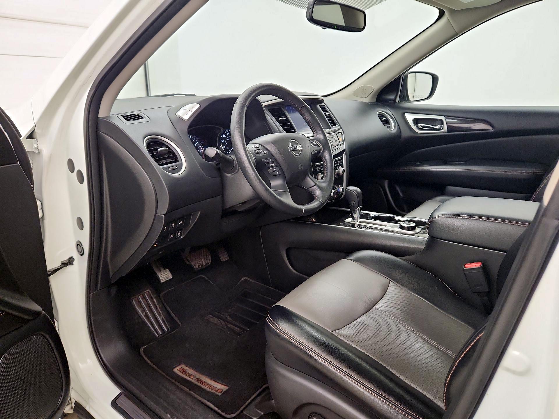 Thumbnail: 2020 Nissan Pathfinder - 11