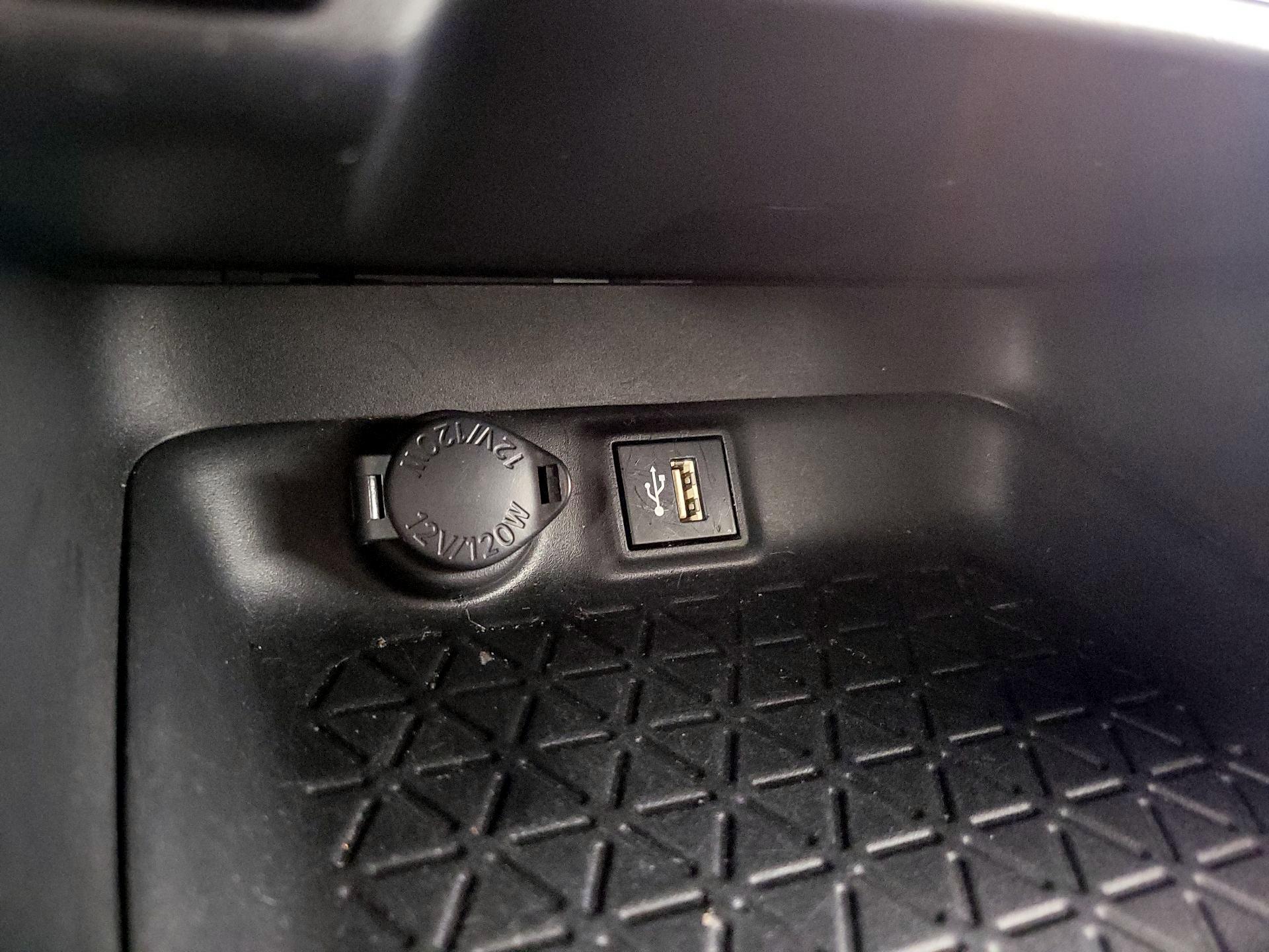 Thumbnail: 2023 Toyota RAV4 - 18