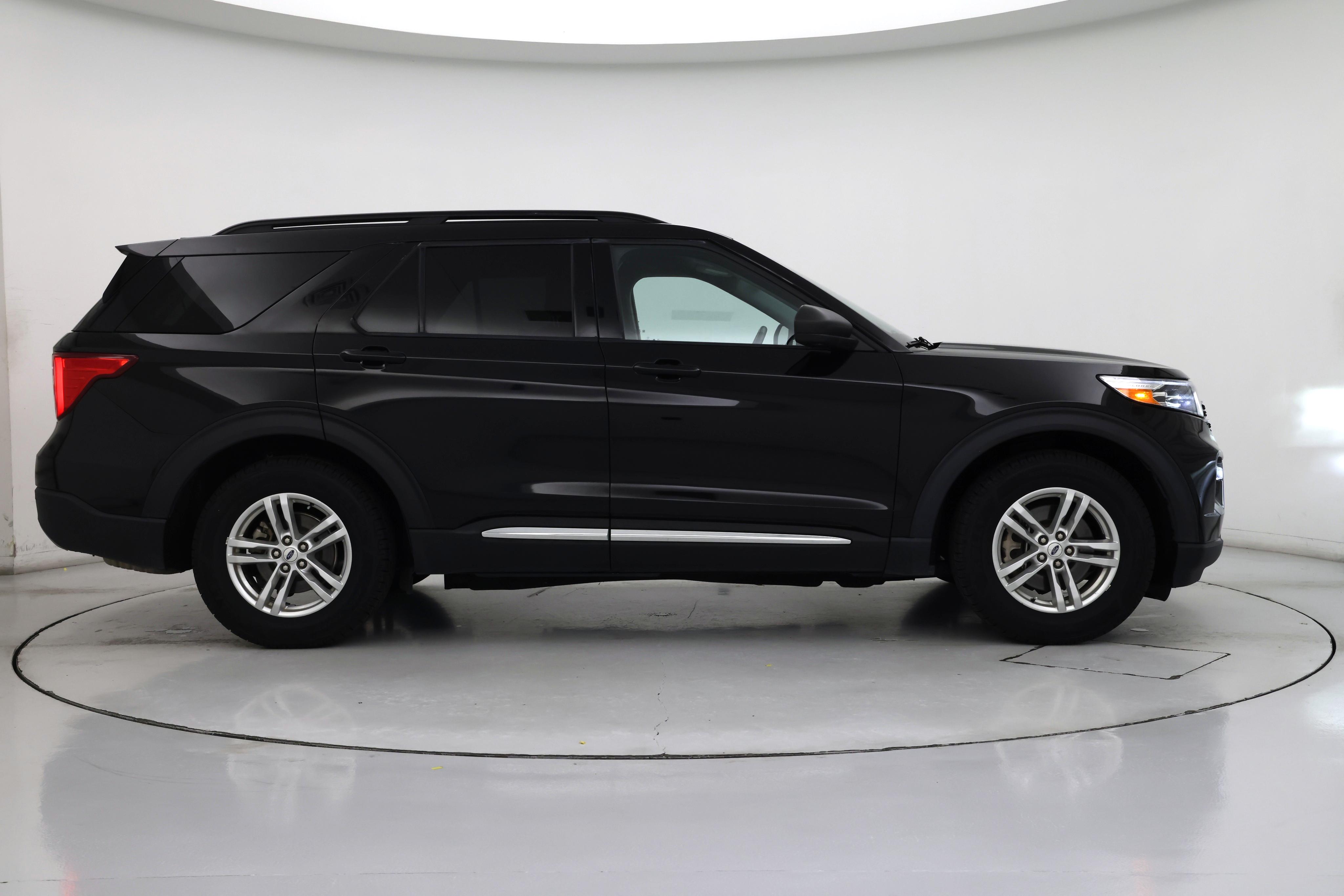 Thumbnail: 2023 Ford Explorer - 7