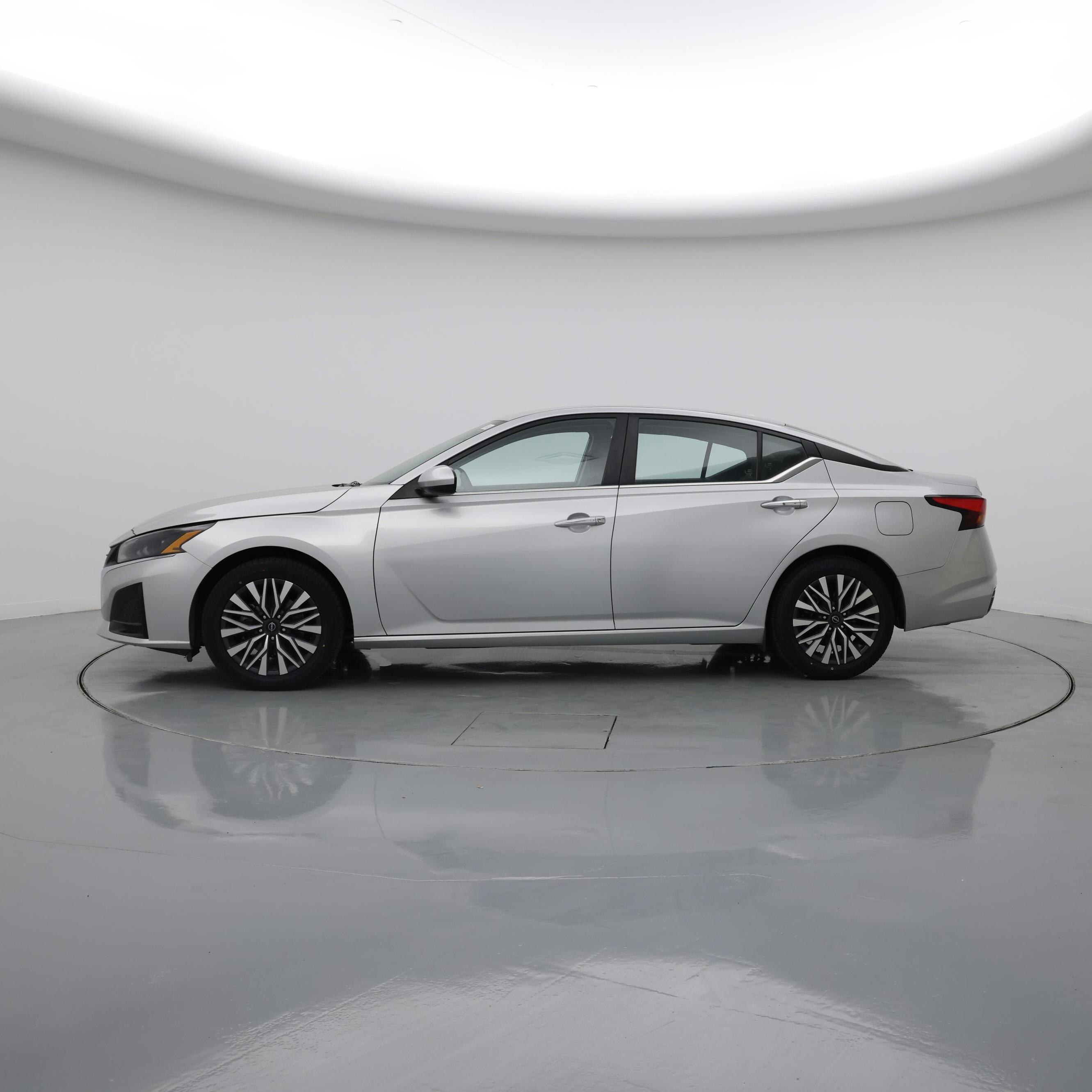 Thumbnail: 2023 Nissan Altima - 3