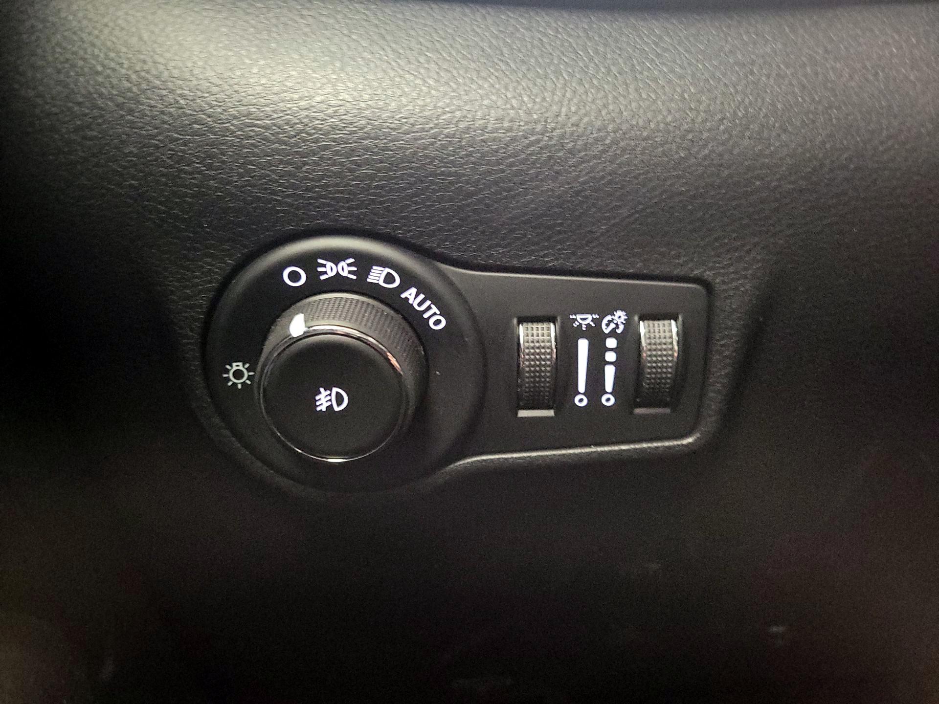 Thumbnail: 2022 Jeep Compass - 13