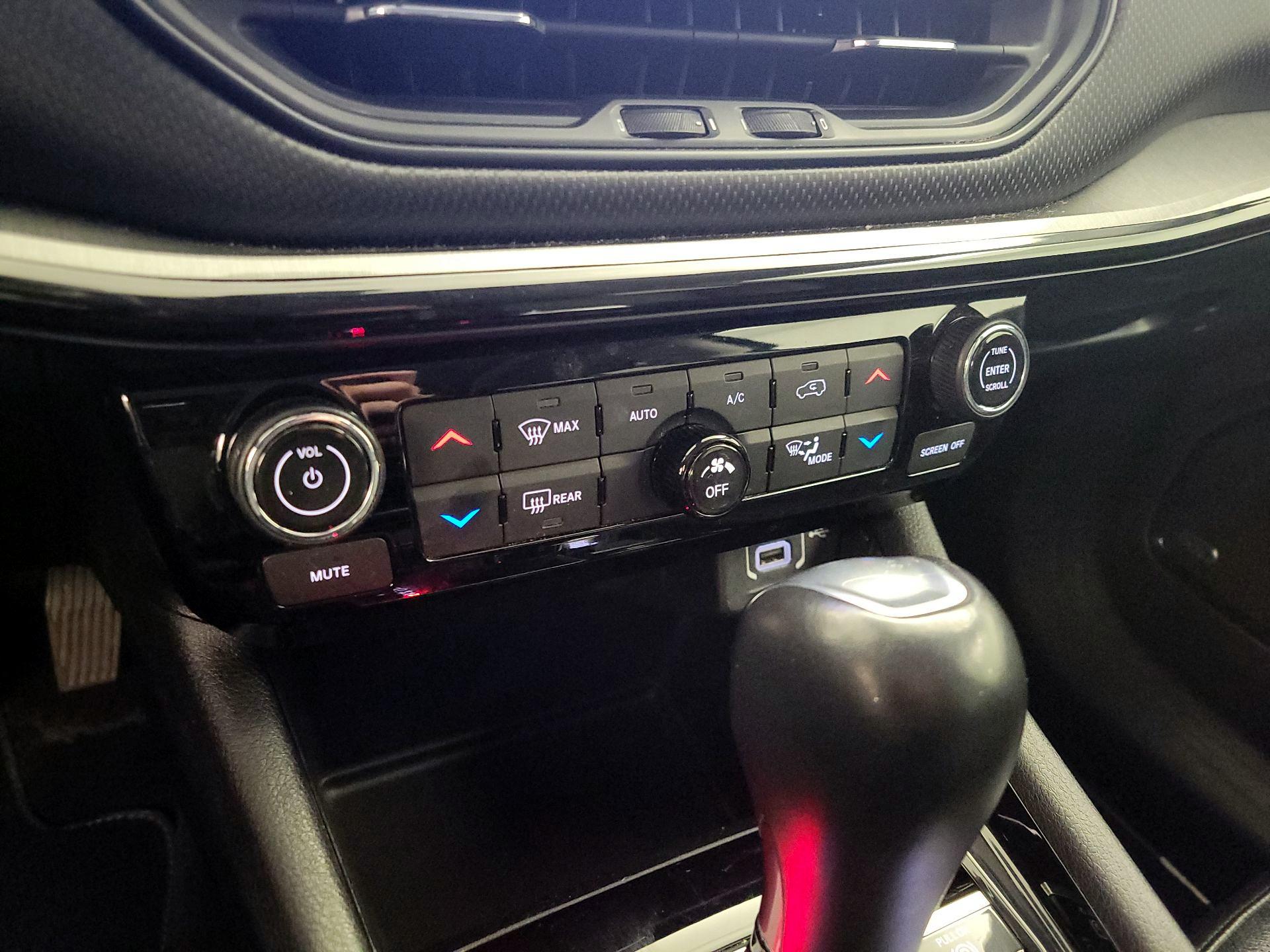 Thumbnail: 2022 Jeep Compass - 17