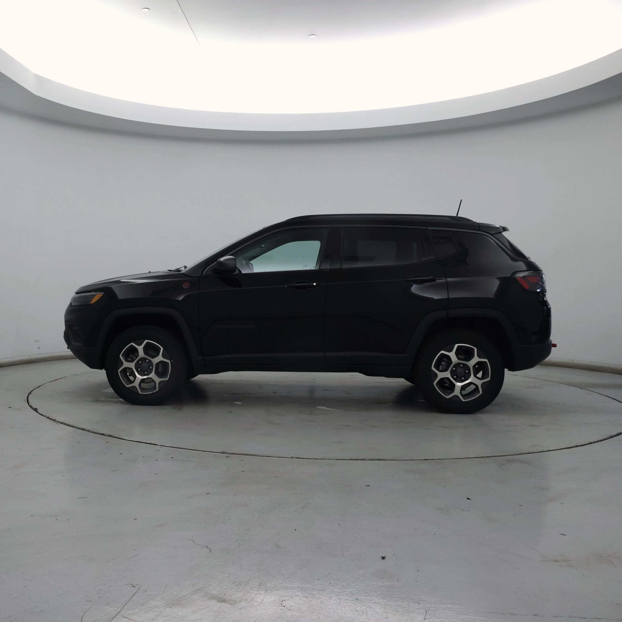 Thumbnail: 2022 Jeep Compass - 3