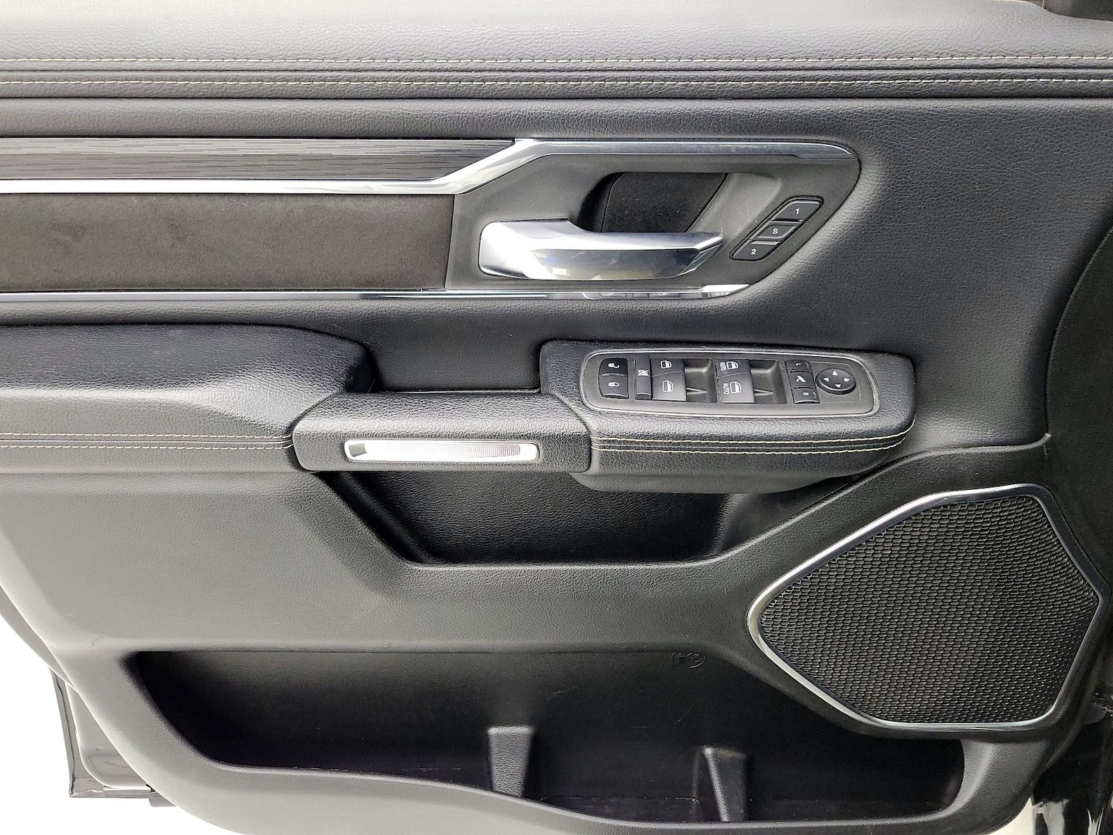2024 RAM Ram 1500 Pickup Laramie - Photo 13