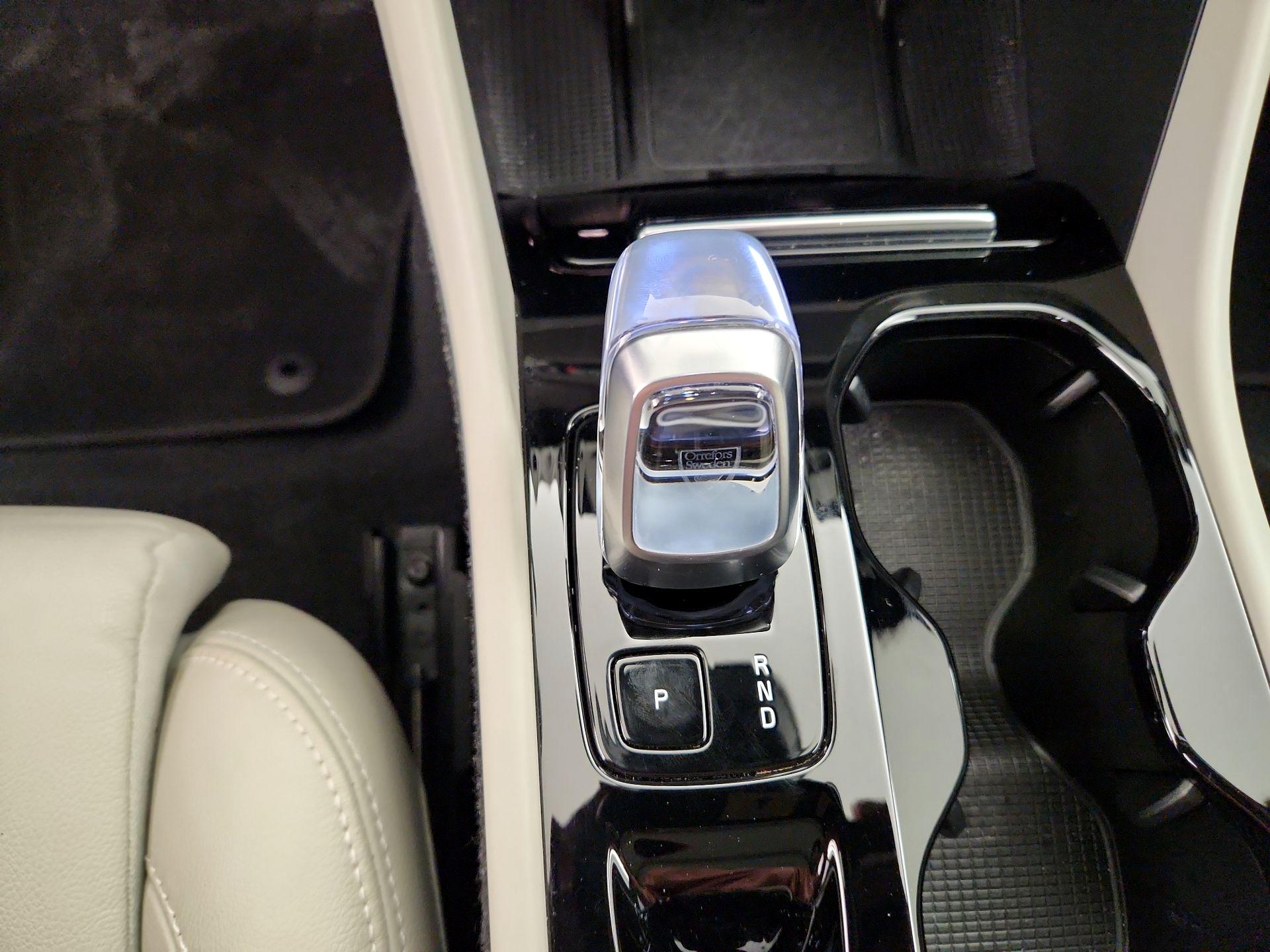 Thumbnail: 2023 Volvo XC40 - 16