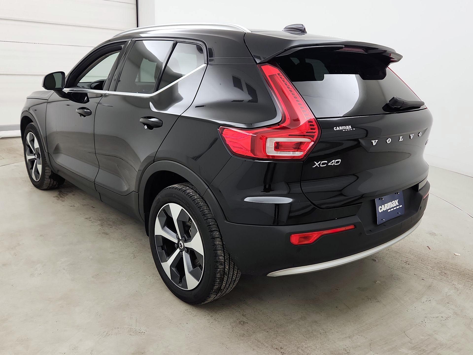 Thumbnail: 2023 Volvo XC40 - 7