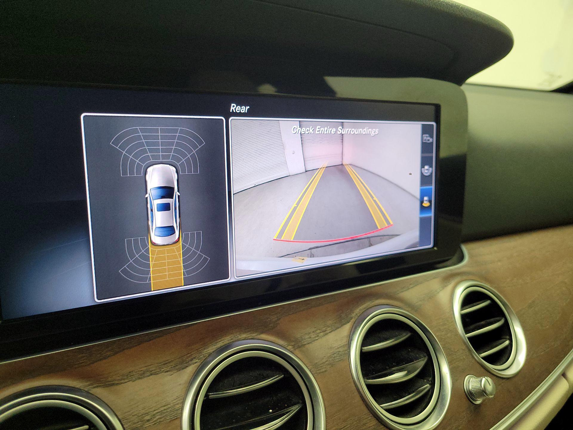 Thumbnail: 2017 Mercedes-Benz E-Class - 15