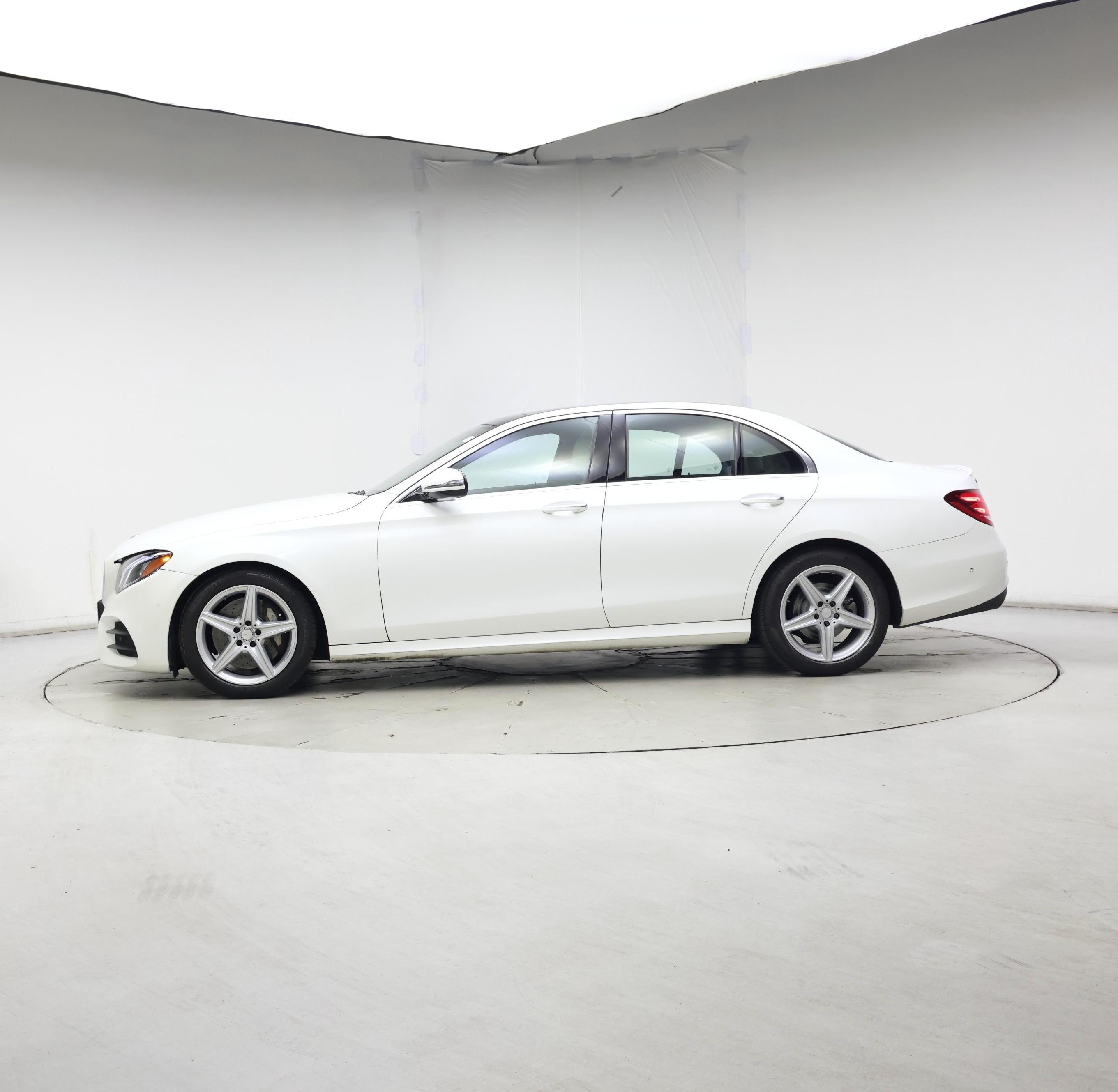 Thumbnail: 2017 Mercedes-Benz E-Class - 3