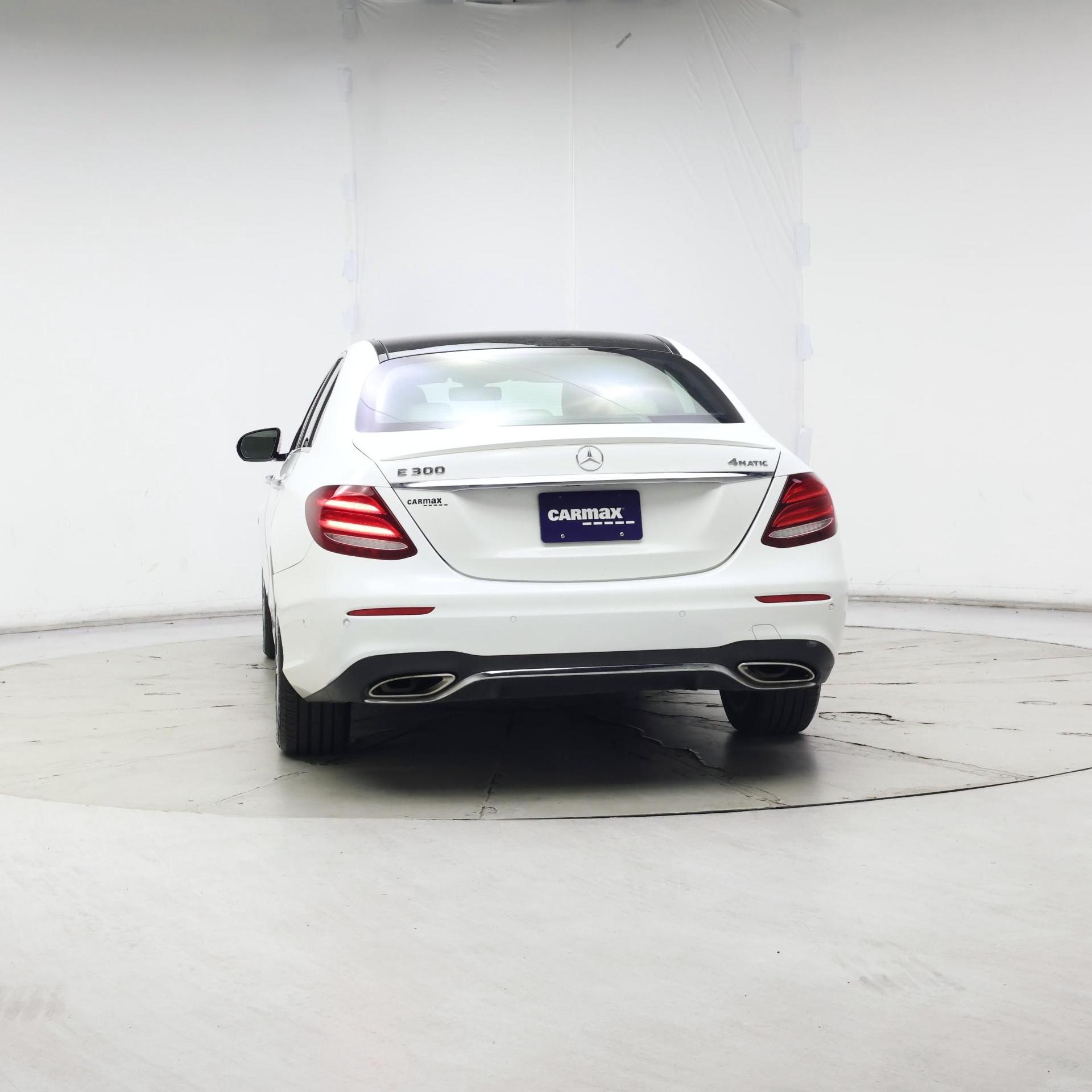 Thumbnail: 2017 Mercedes-Benz E-Class - 6