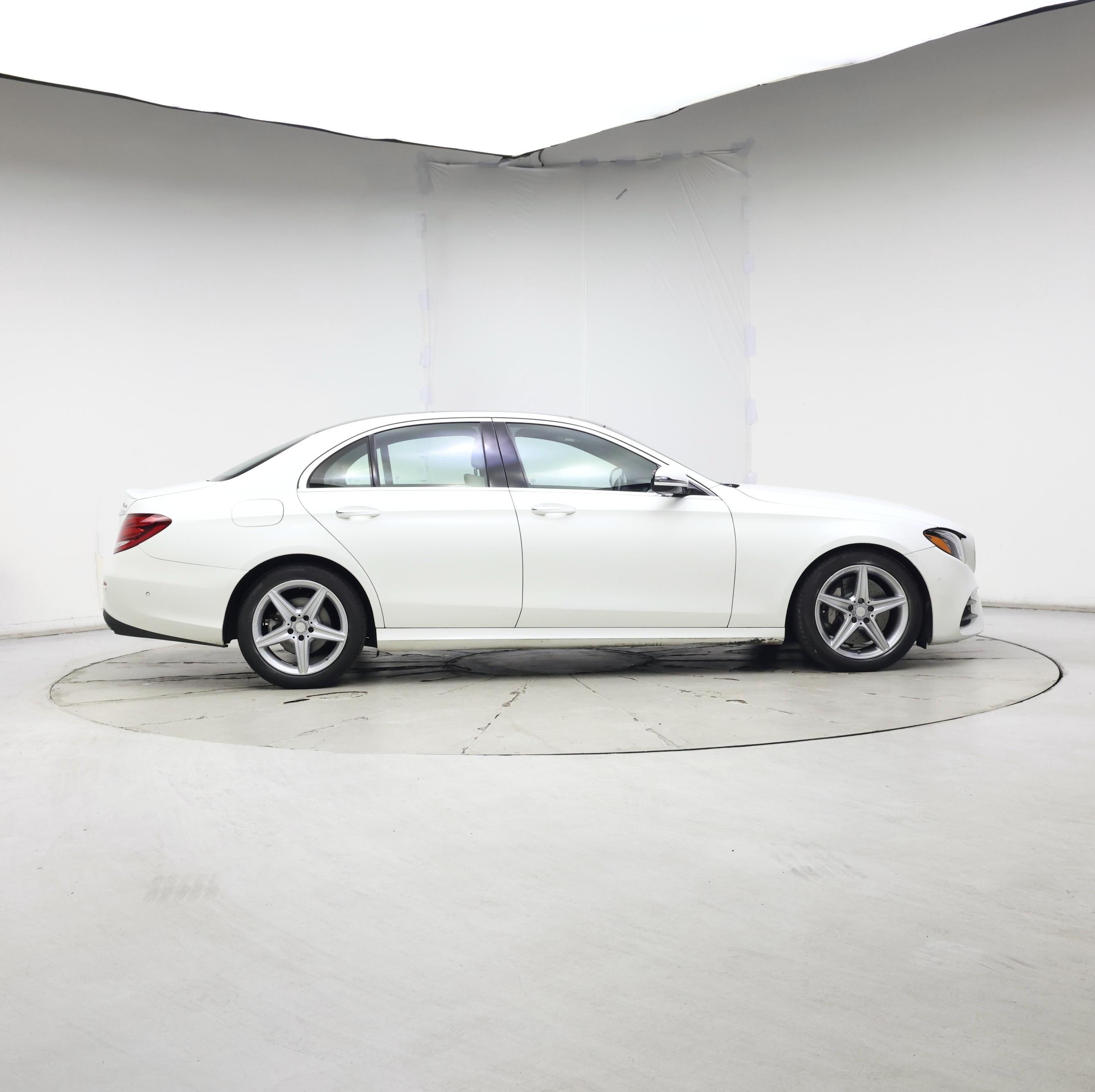 Thumbnail: 2017 Mercedes-Benz E-Class - 7