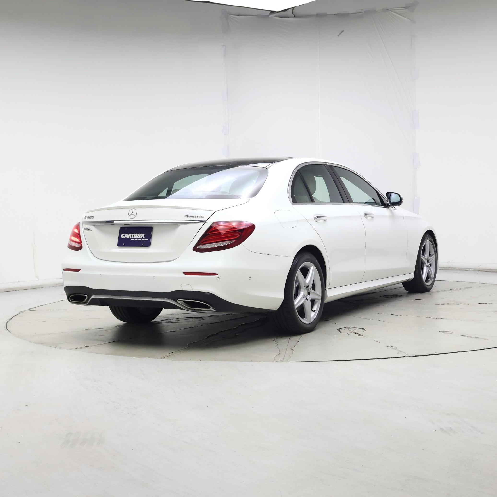 Thumbnail: 2017 Mercedes-Benz E-Class - 8