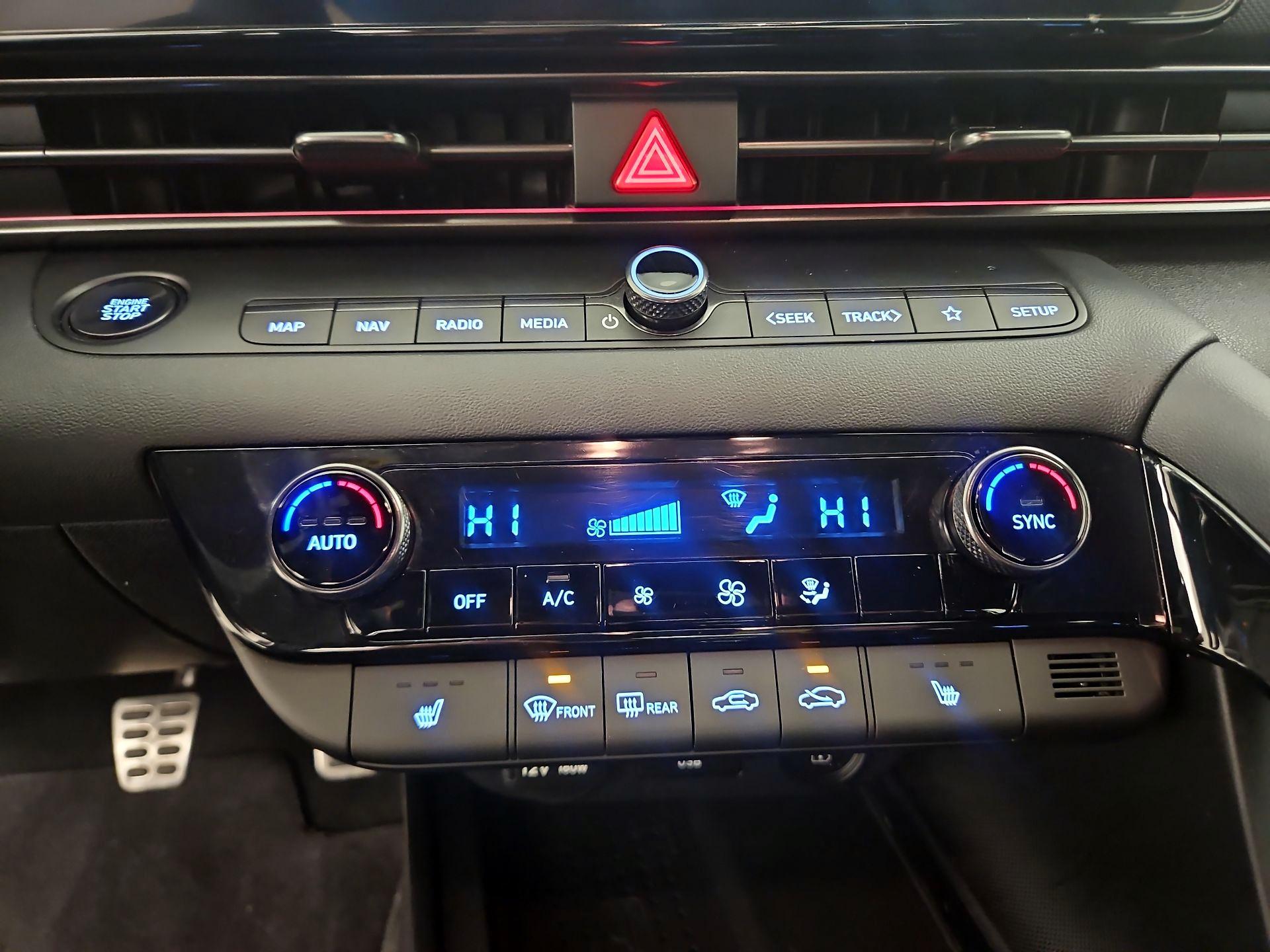 Thumbnail: 2023 Hyundai Elantra - 17