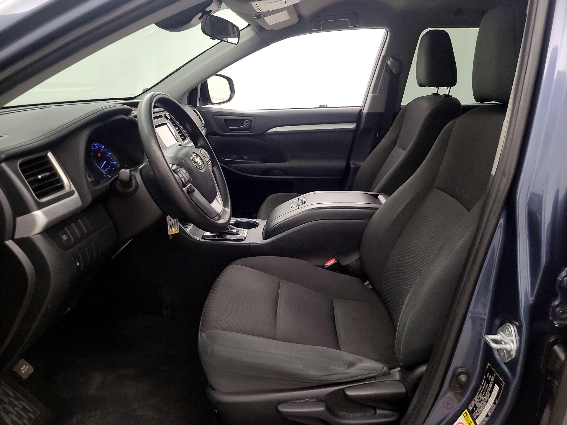 Thumbnail: 2019 Toyota Highlander - 11