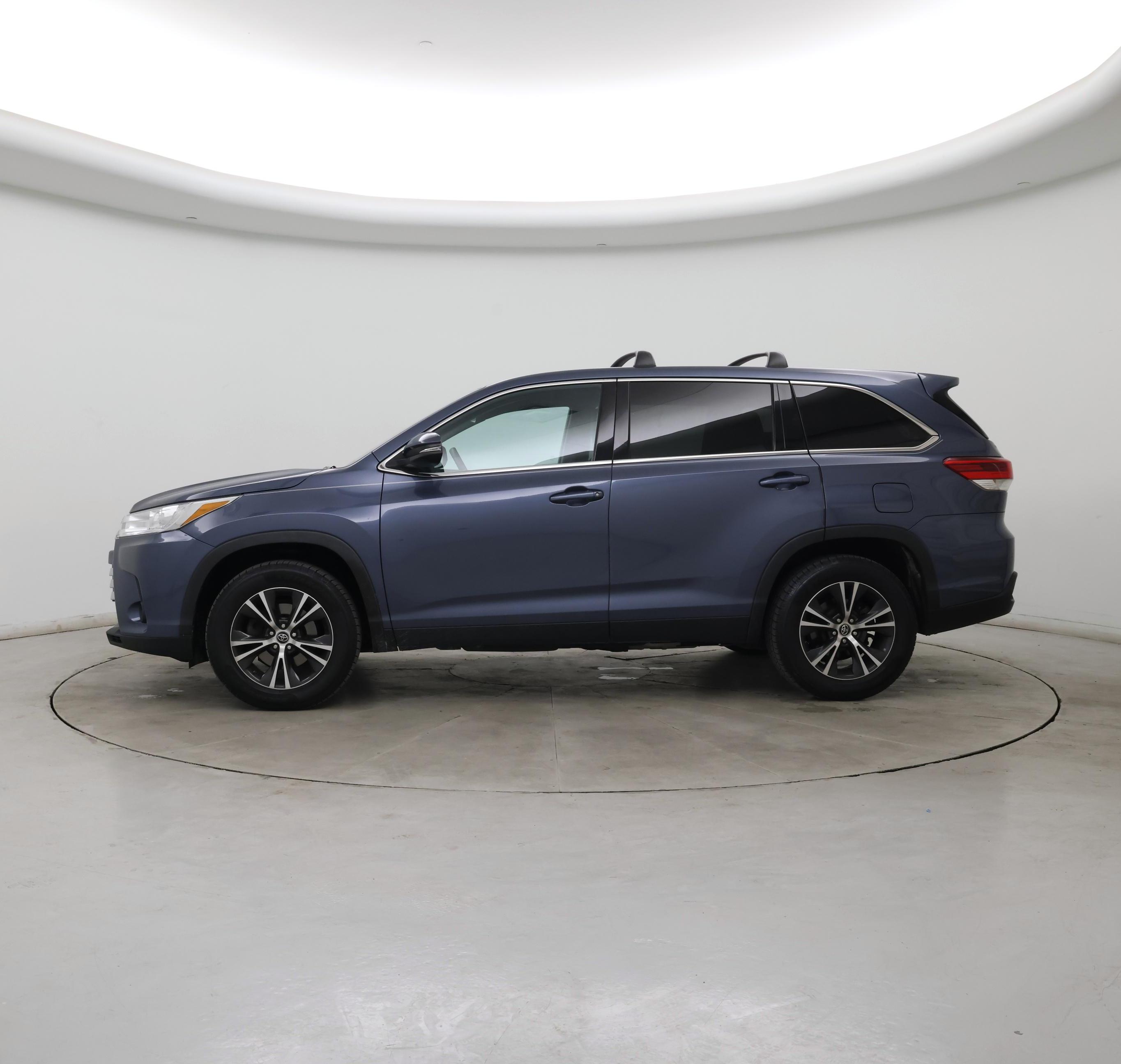 Thumbnail: 2019 Toyota Highlander - 3