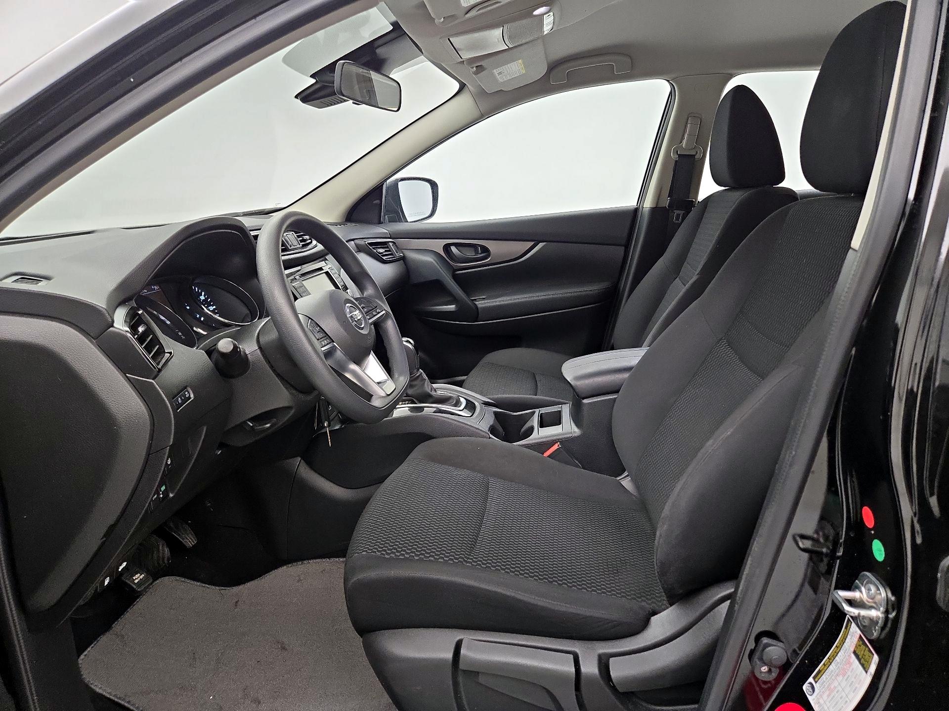 Thumbnail: 2020 Nissan Rogue Sport - 11