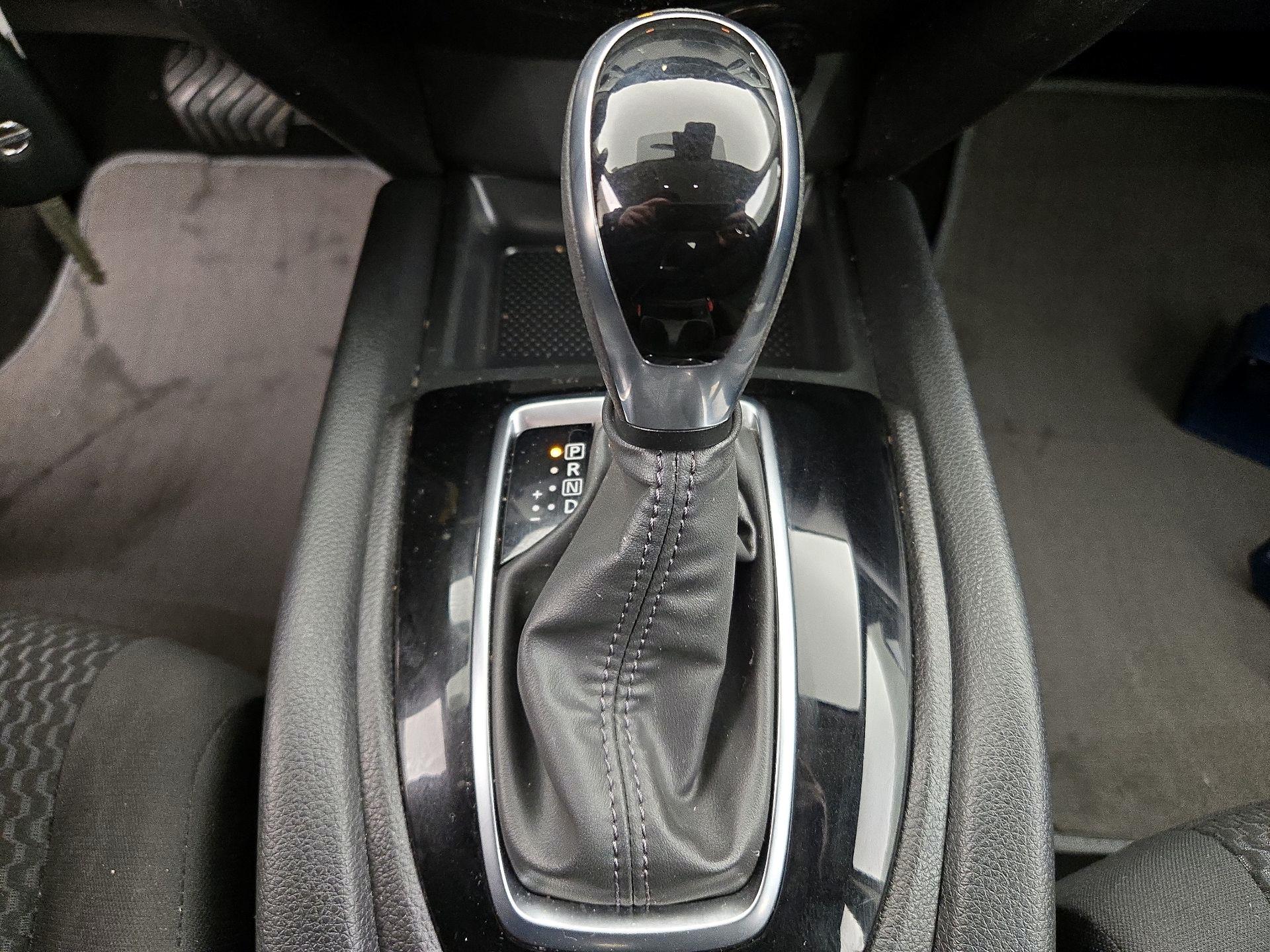 Thumbnail: 2020 Nissan Rogue Sport - 17