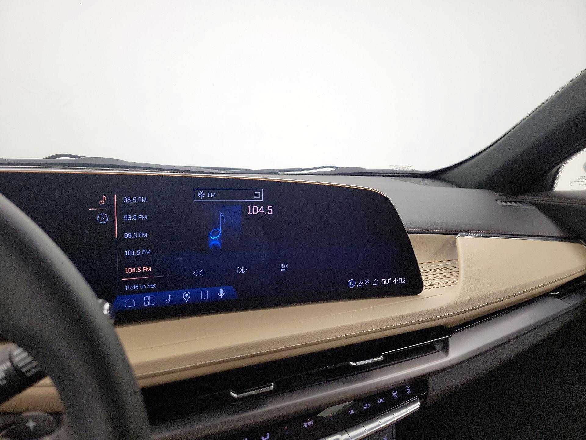 Thumbnail: 2025 Cadillac XT4 - 16