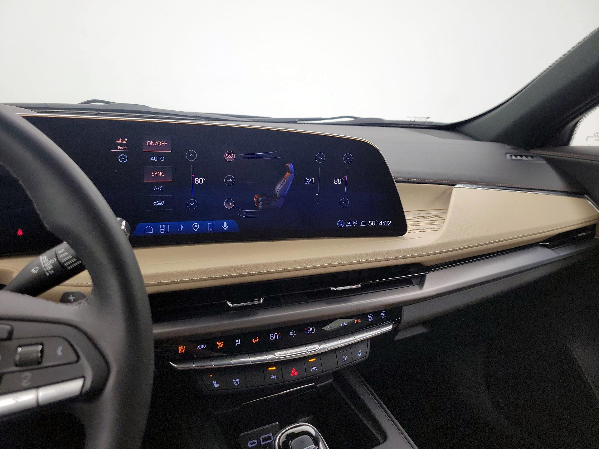 Thumbnail: 2025 Cadillac XT4 - 17