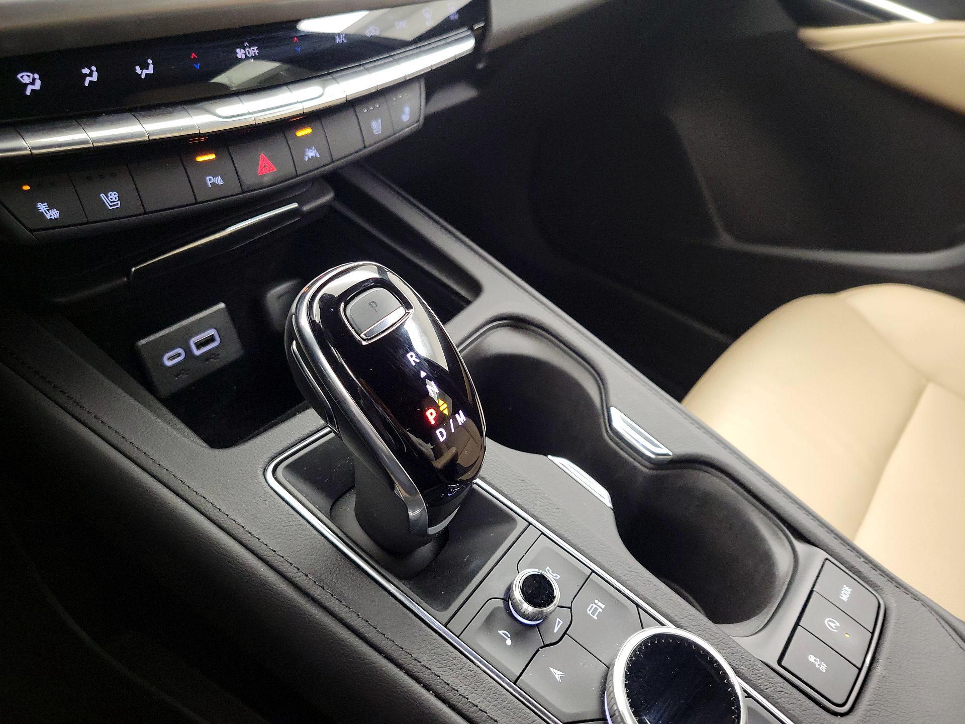 Thumbnail: 2025 Cadillac XT4 - 18