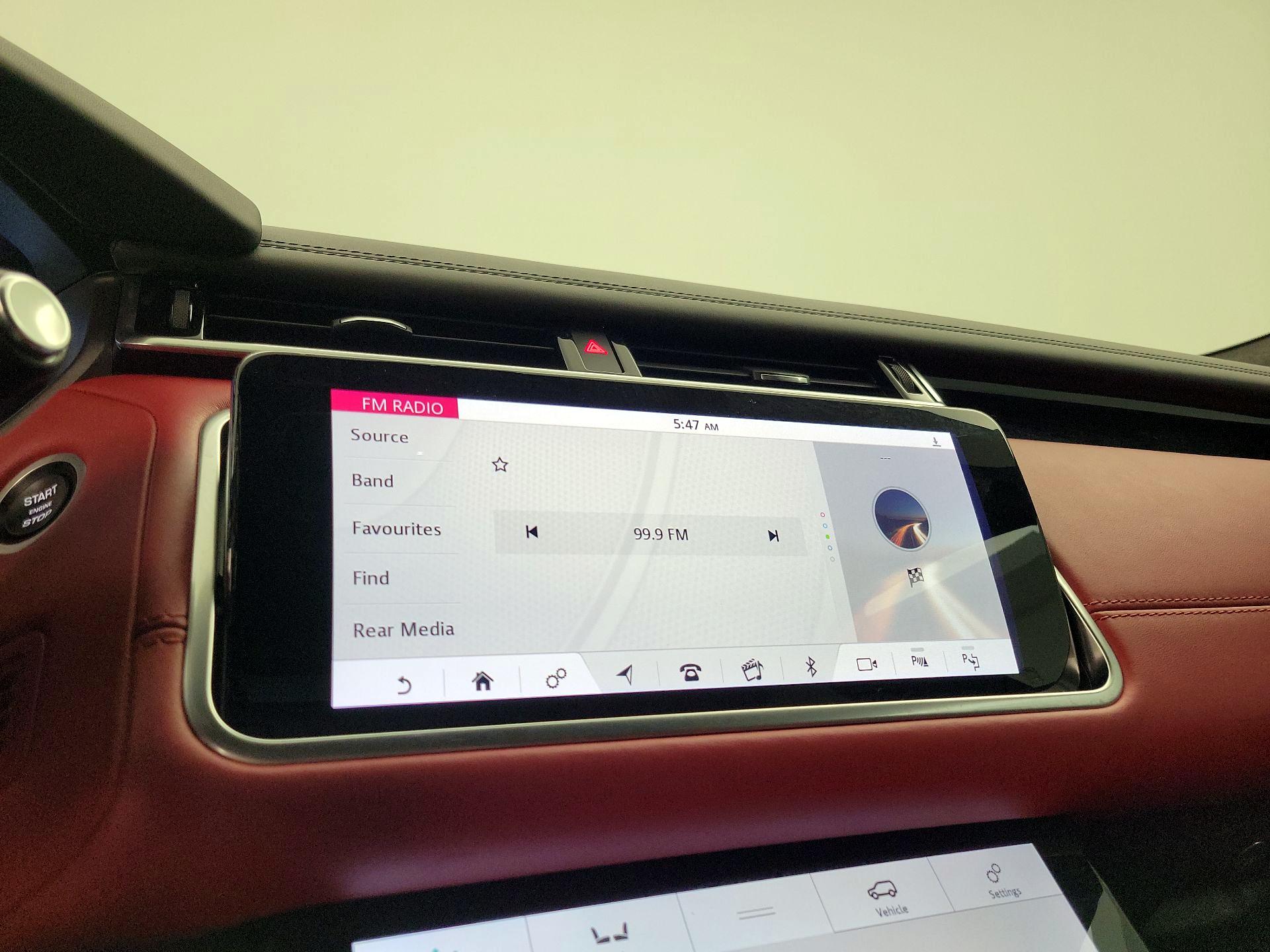 Thumbnail: 2020 Land Rover Range Rover Velar - 16