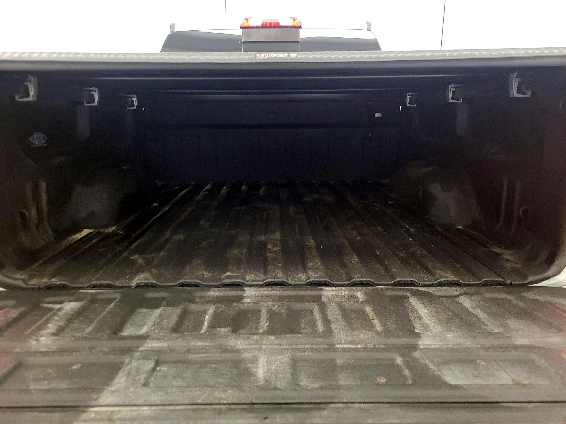 Thumbnail: 2017 Chevrolet Silverado 1500 - 20