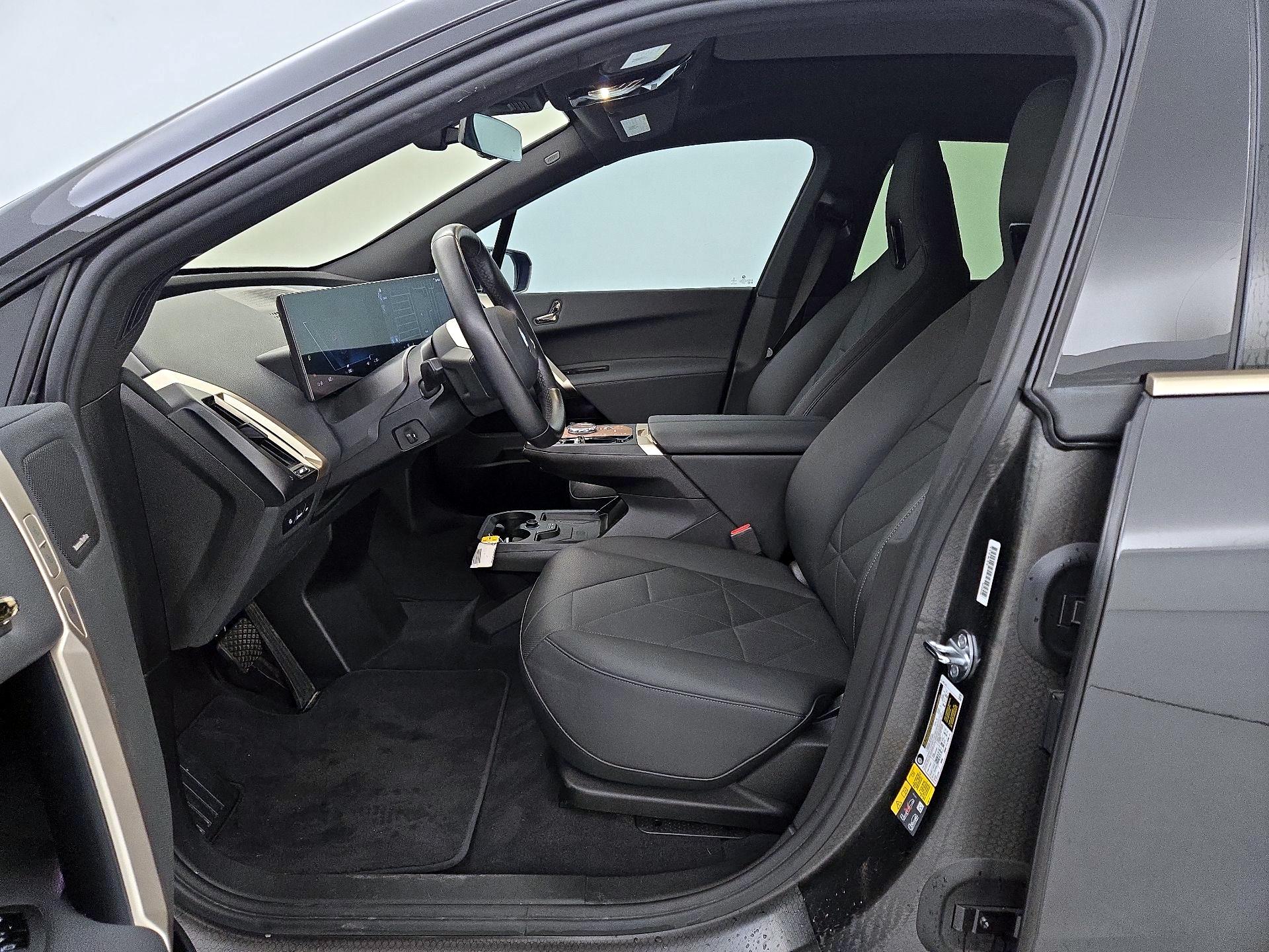 Thumbnail: 2023 BMW iX - 11