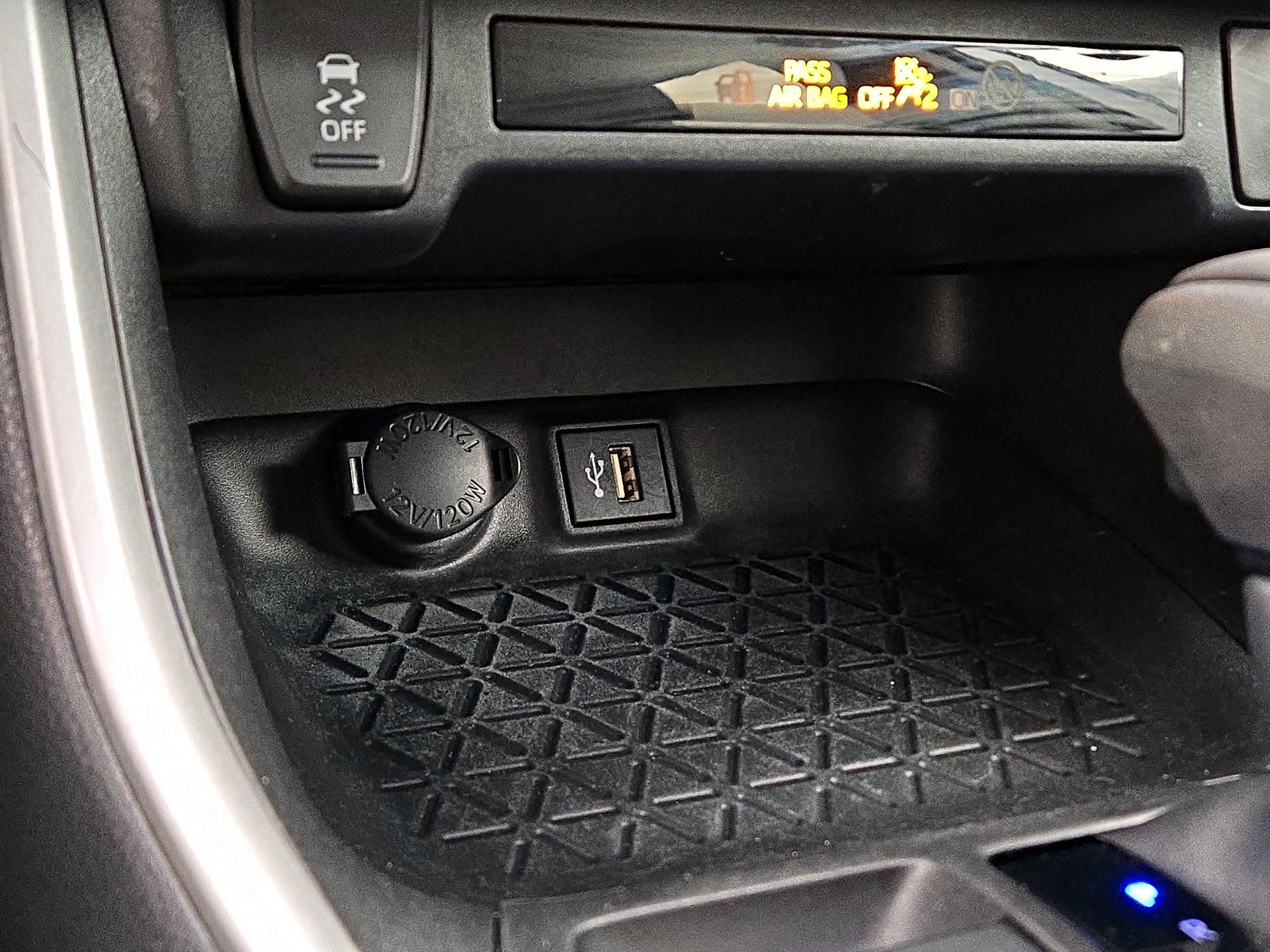 Thumbnail: 2023 Toyota RAV4 - 18