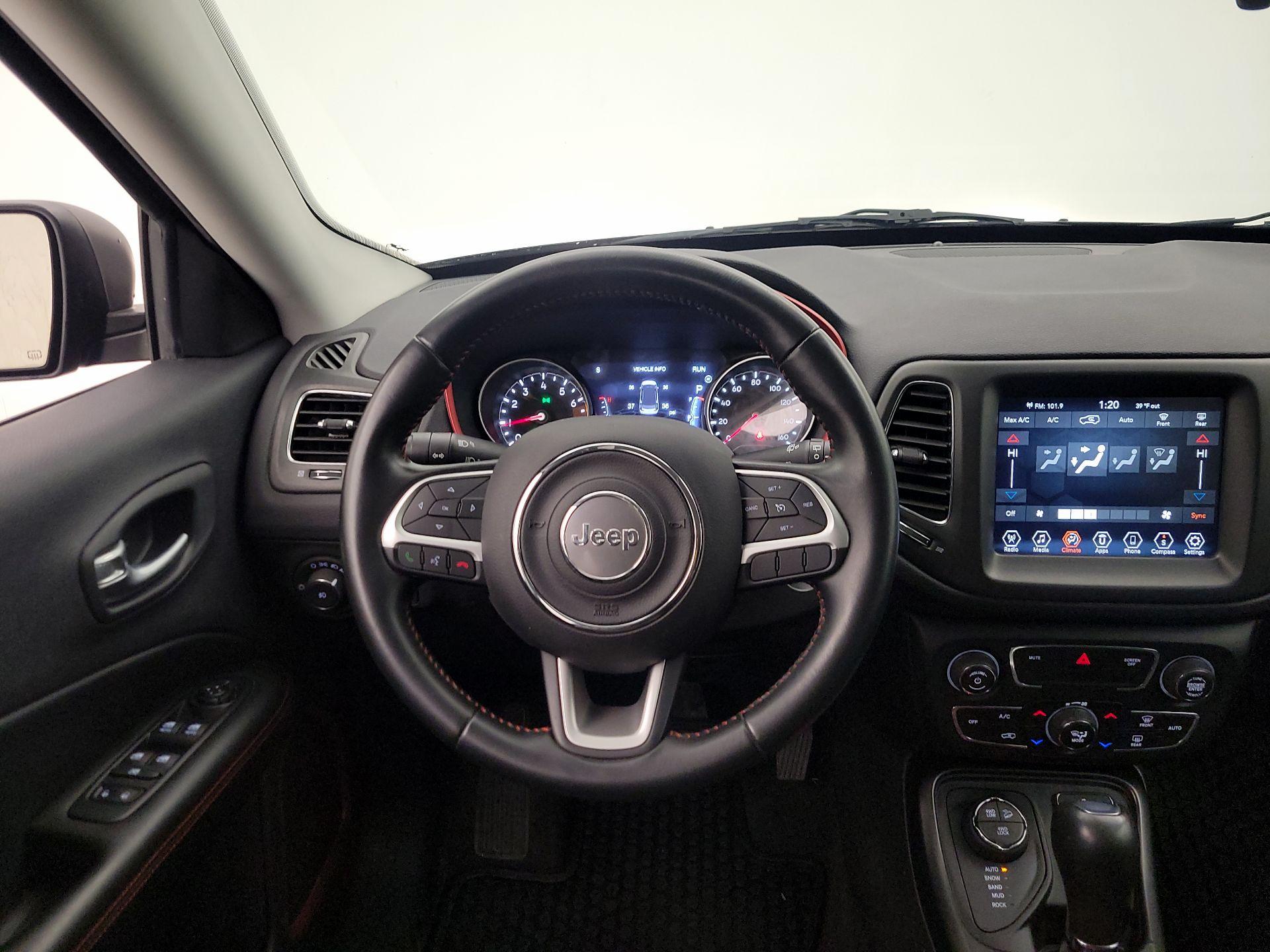 Thumbnail: 2020 Jeep Compass - 10