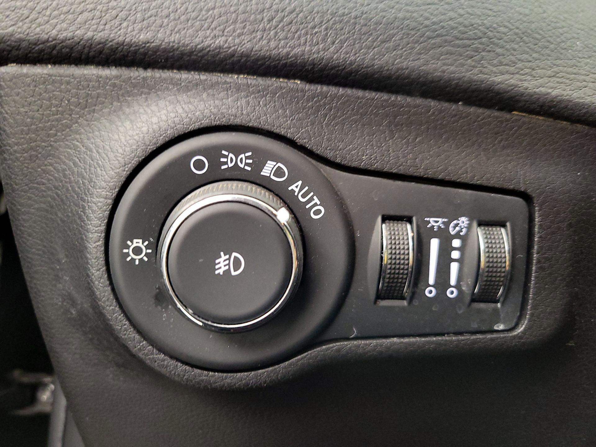 Thumbnail: 2020 Jeep Compass - 13