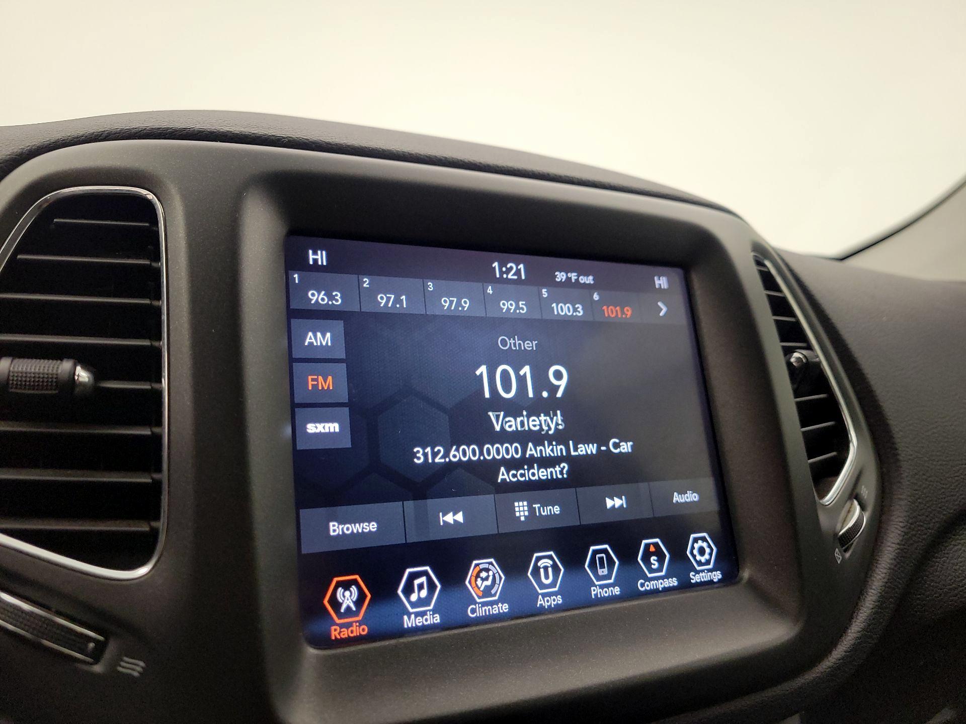 Thumbnail: 2020 Jeep Compass - 16