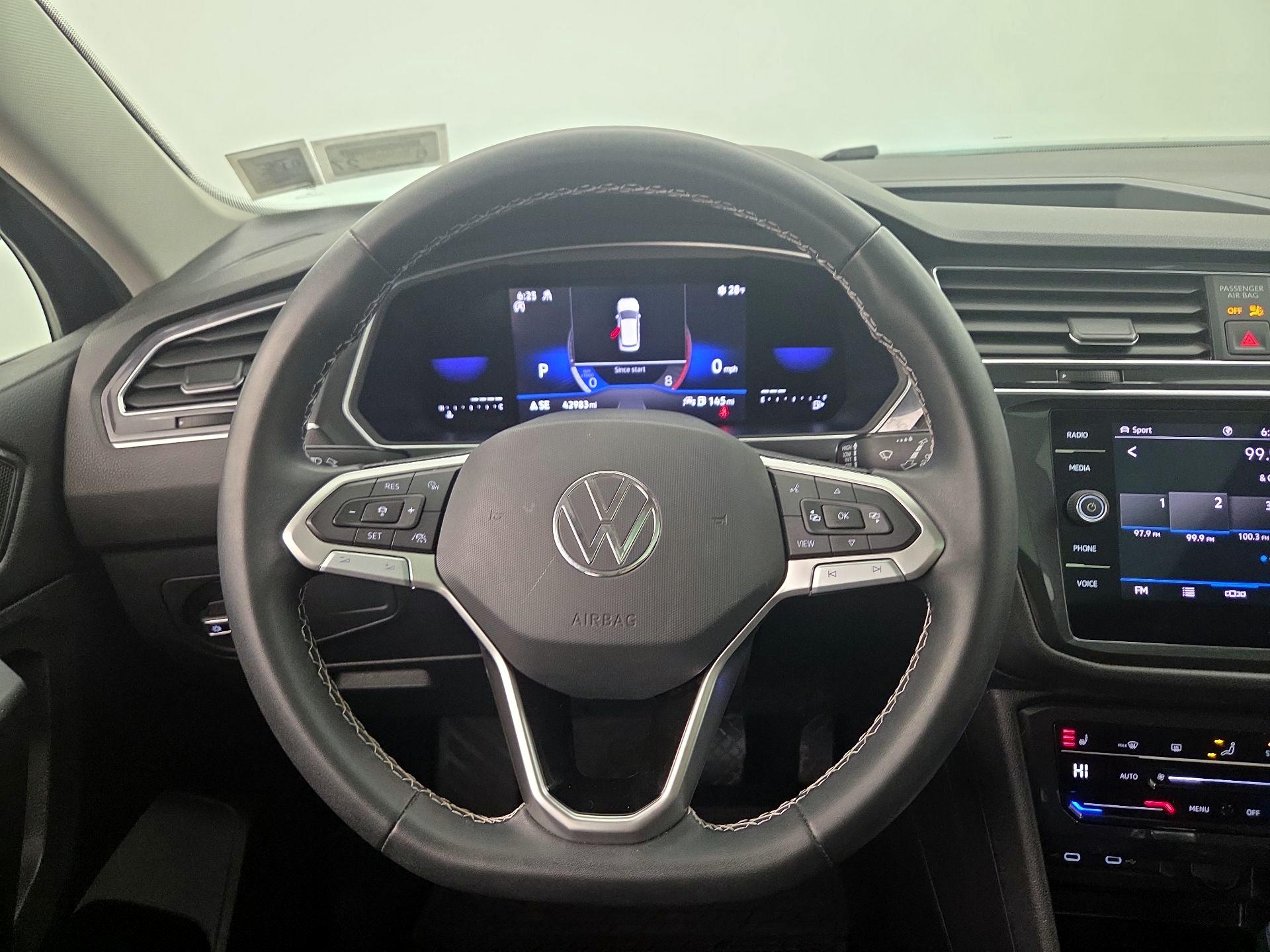 Thumbnail: 2022 Volkswagen Tiguan - 10