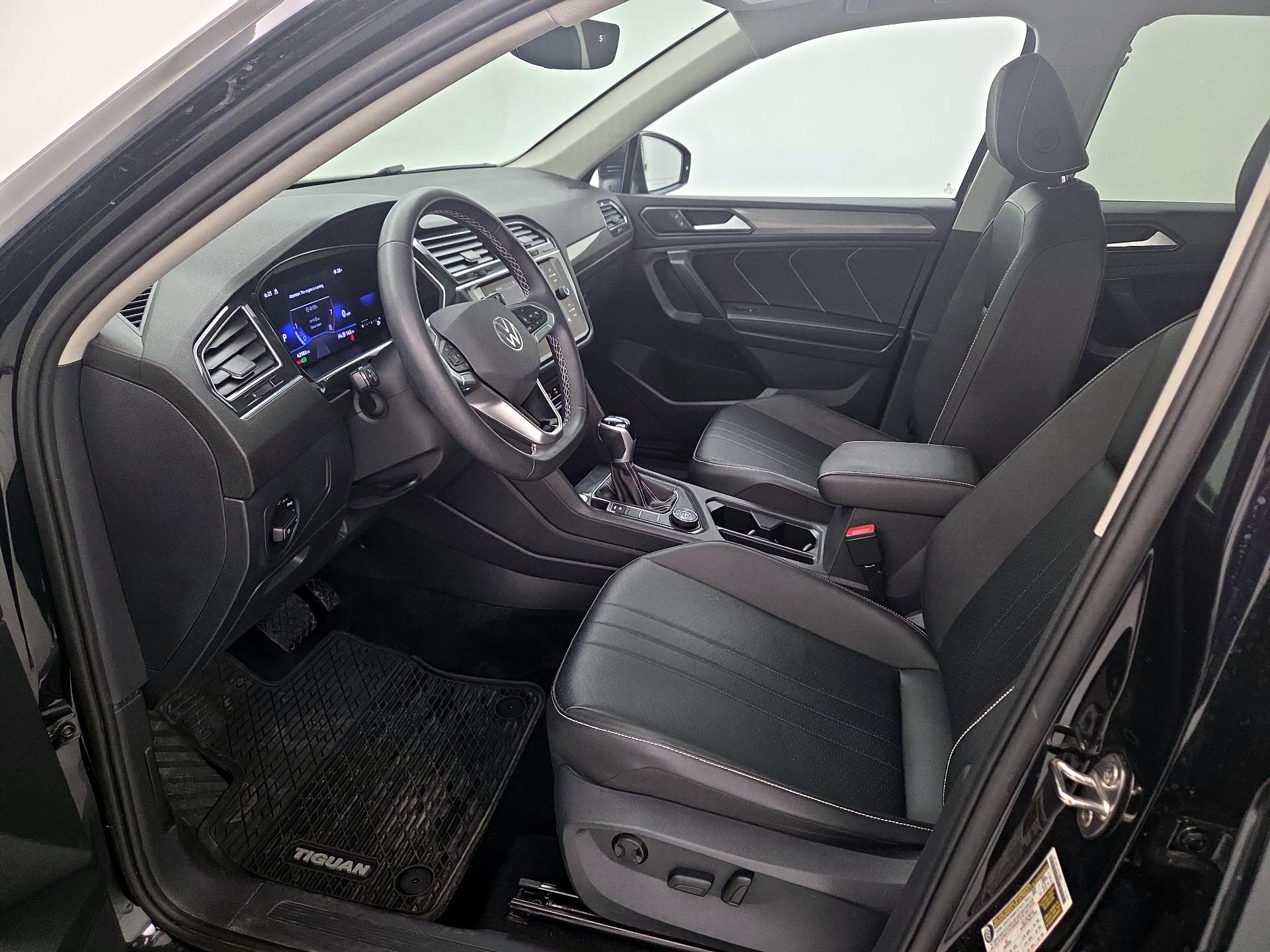 Thumbnail: 2022 Volkswagen Tiguan - 11