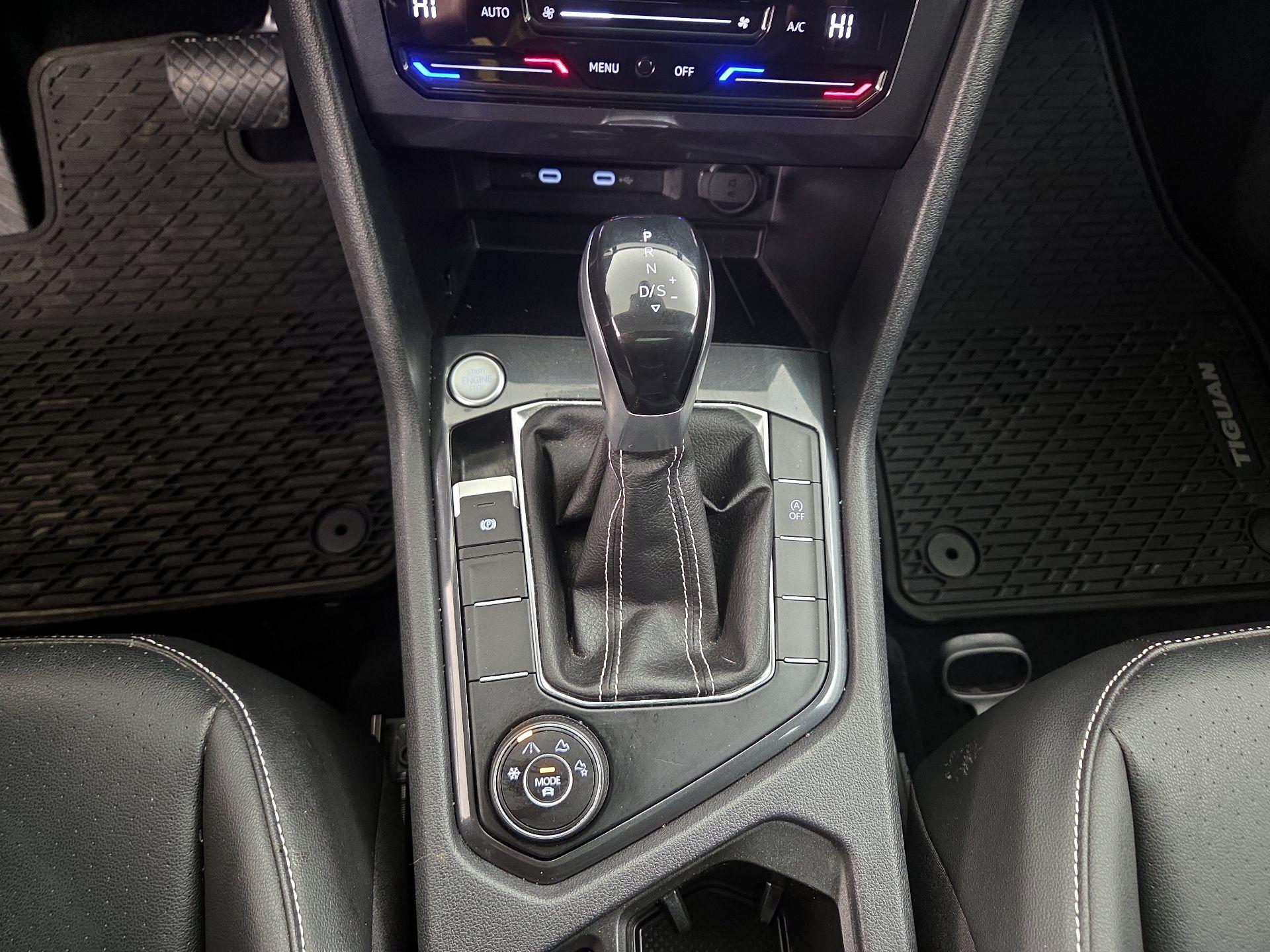 Thumbnail: 2022 Volkswagen Tiguan - 17