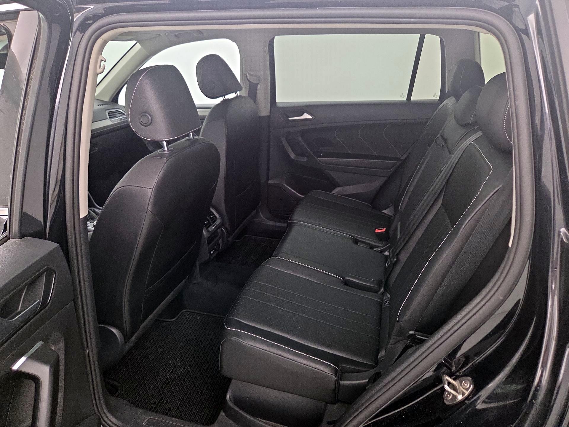 Thumbnail: 2022 Volkswagen Tiguan - 20