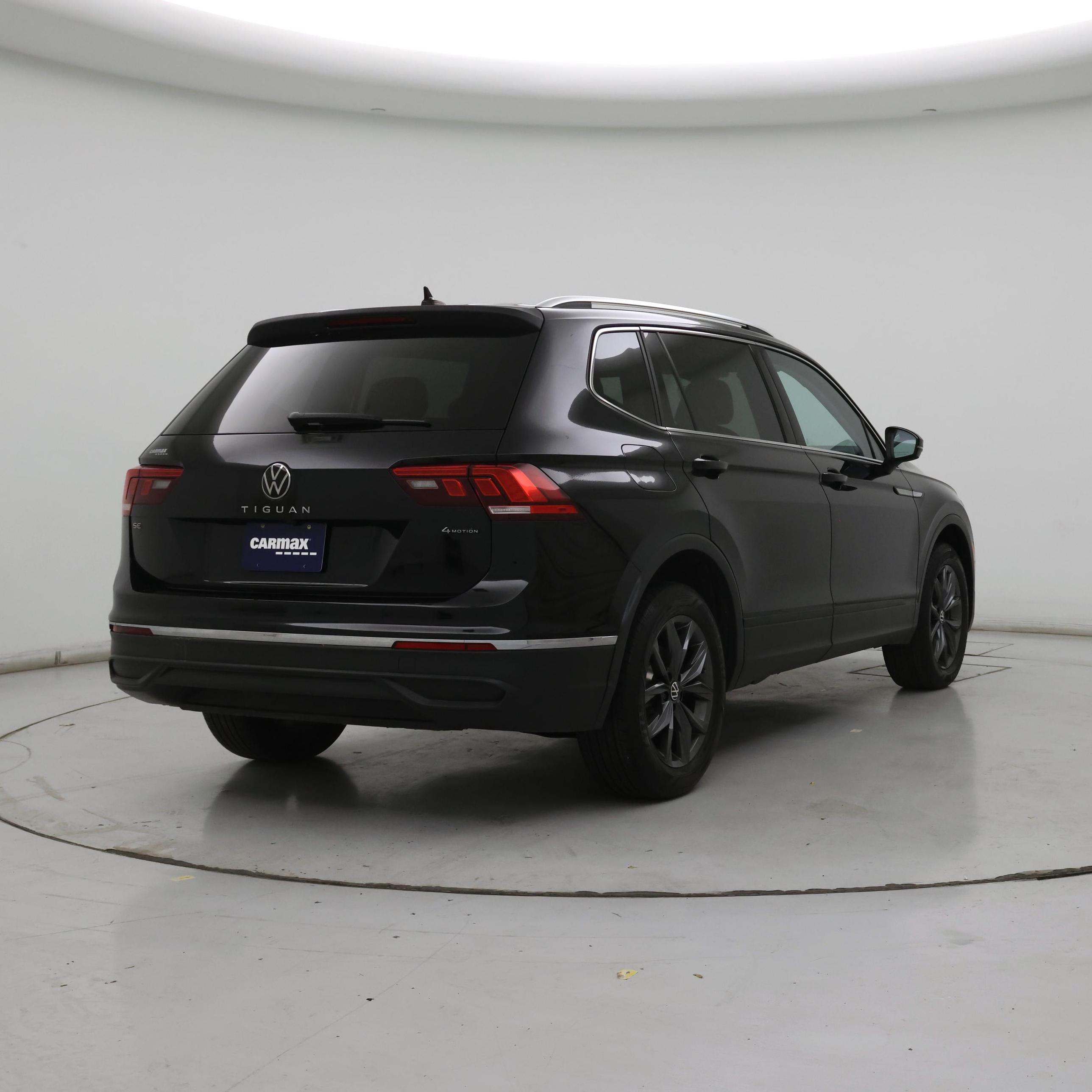 Thumbnail: 2022 Volkswagen Tiguan - 8