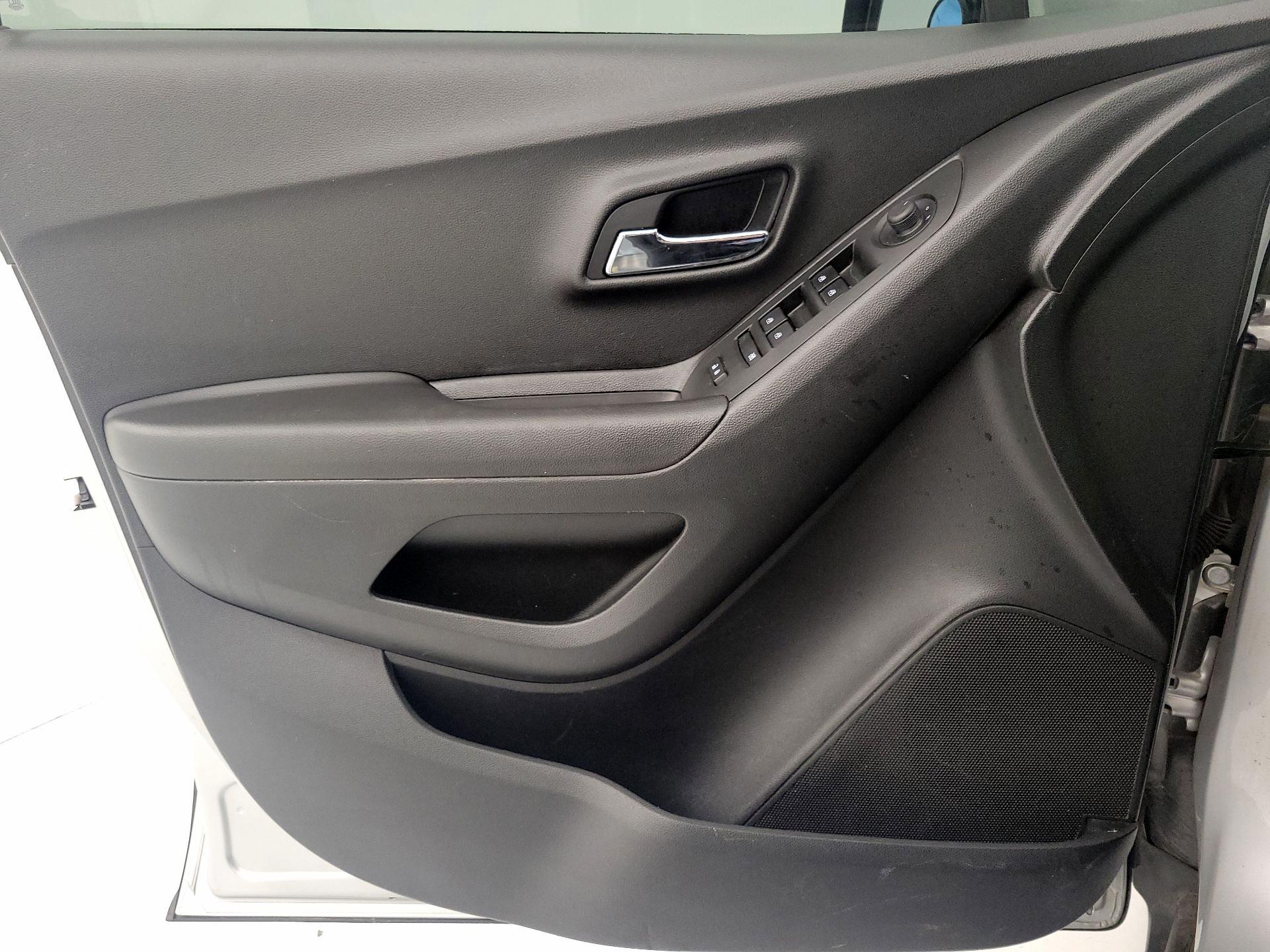 Thumbnail: 2021 Chevrolet Trax - 12