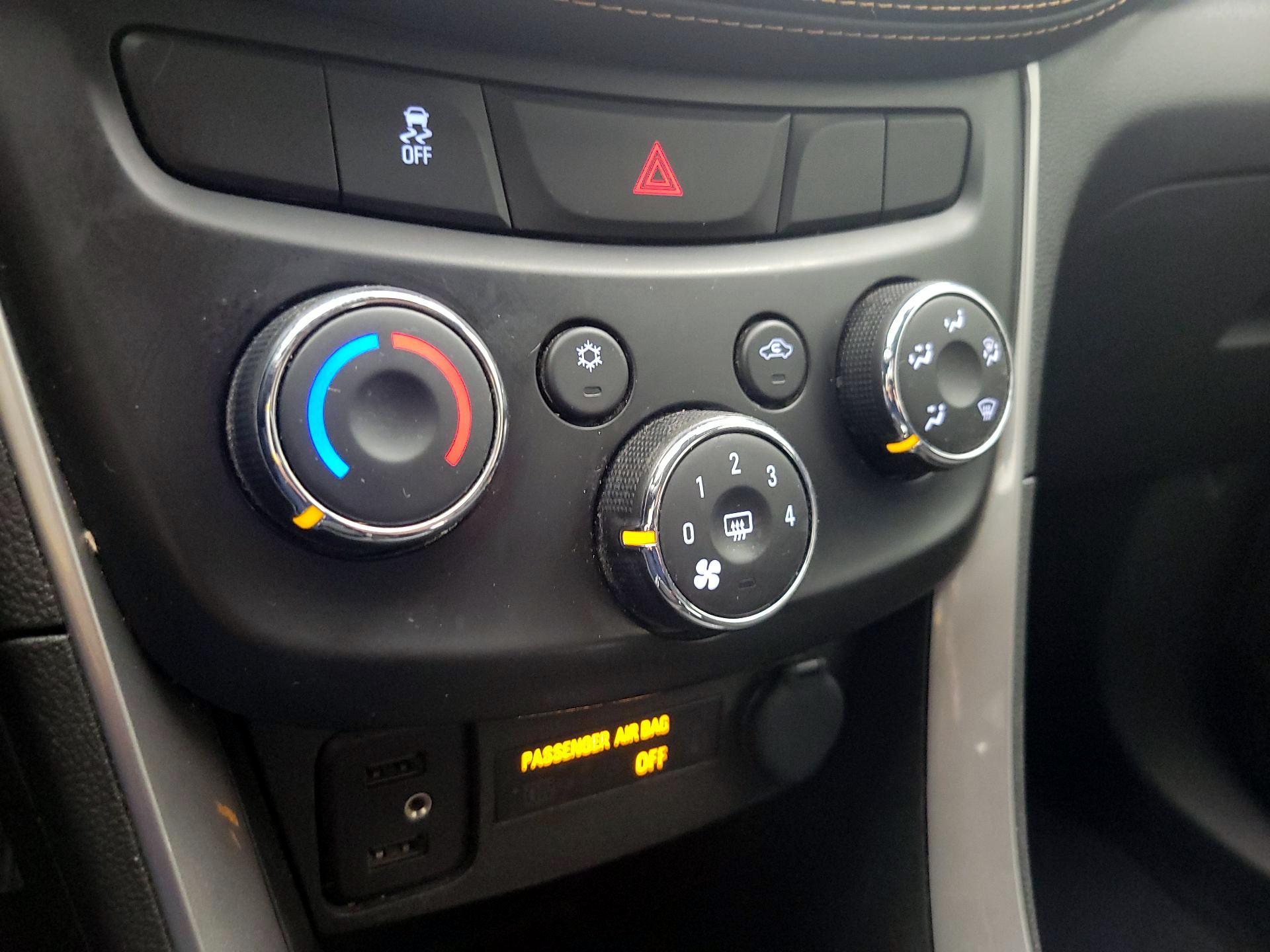 Thumbnail: 2021 Chevrolet Trax - 16