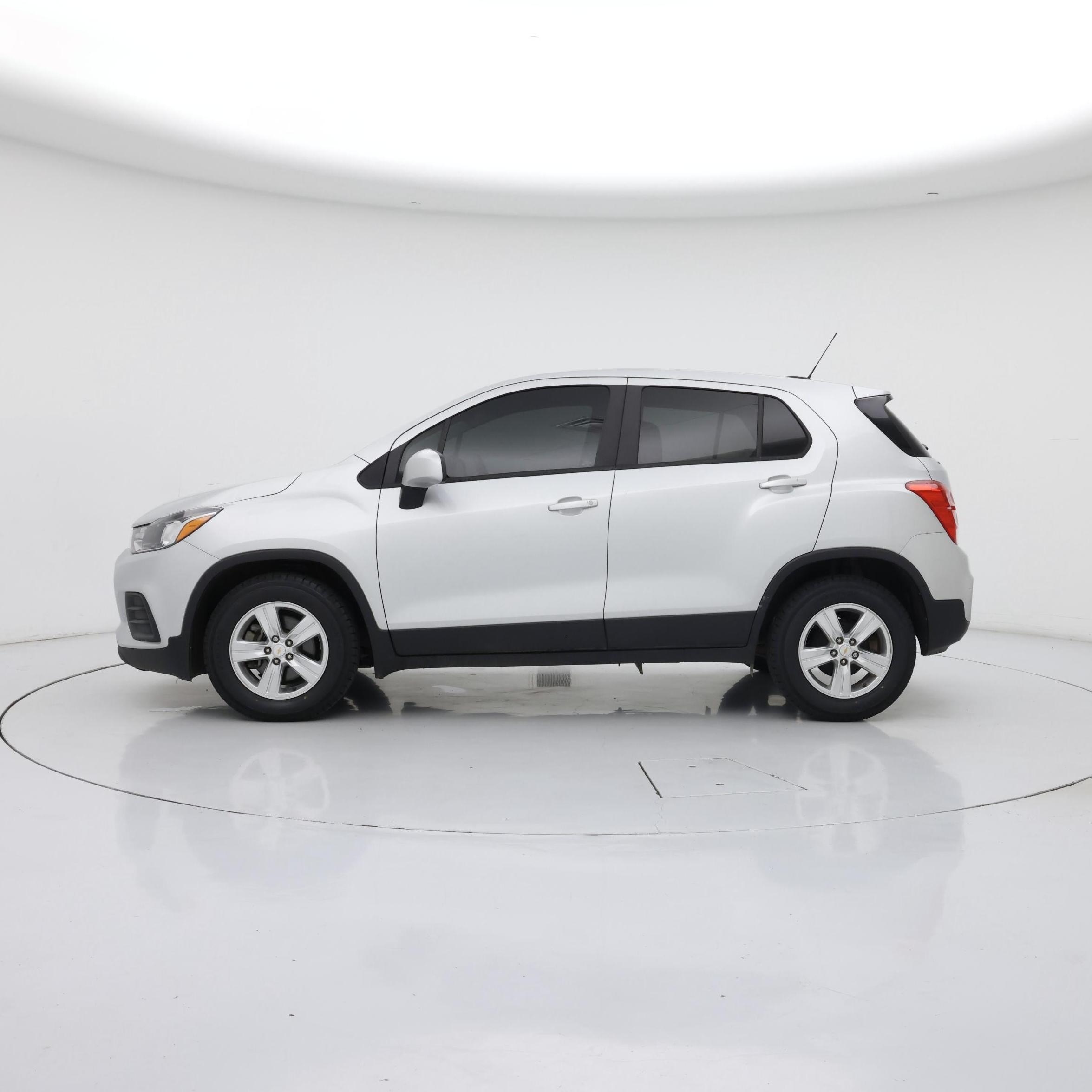 Thumbnail: 2021 Chevrolet Trax - 3