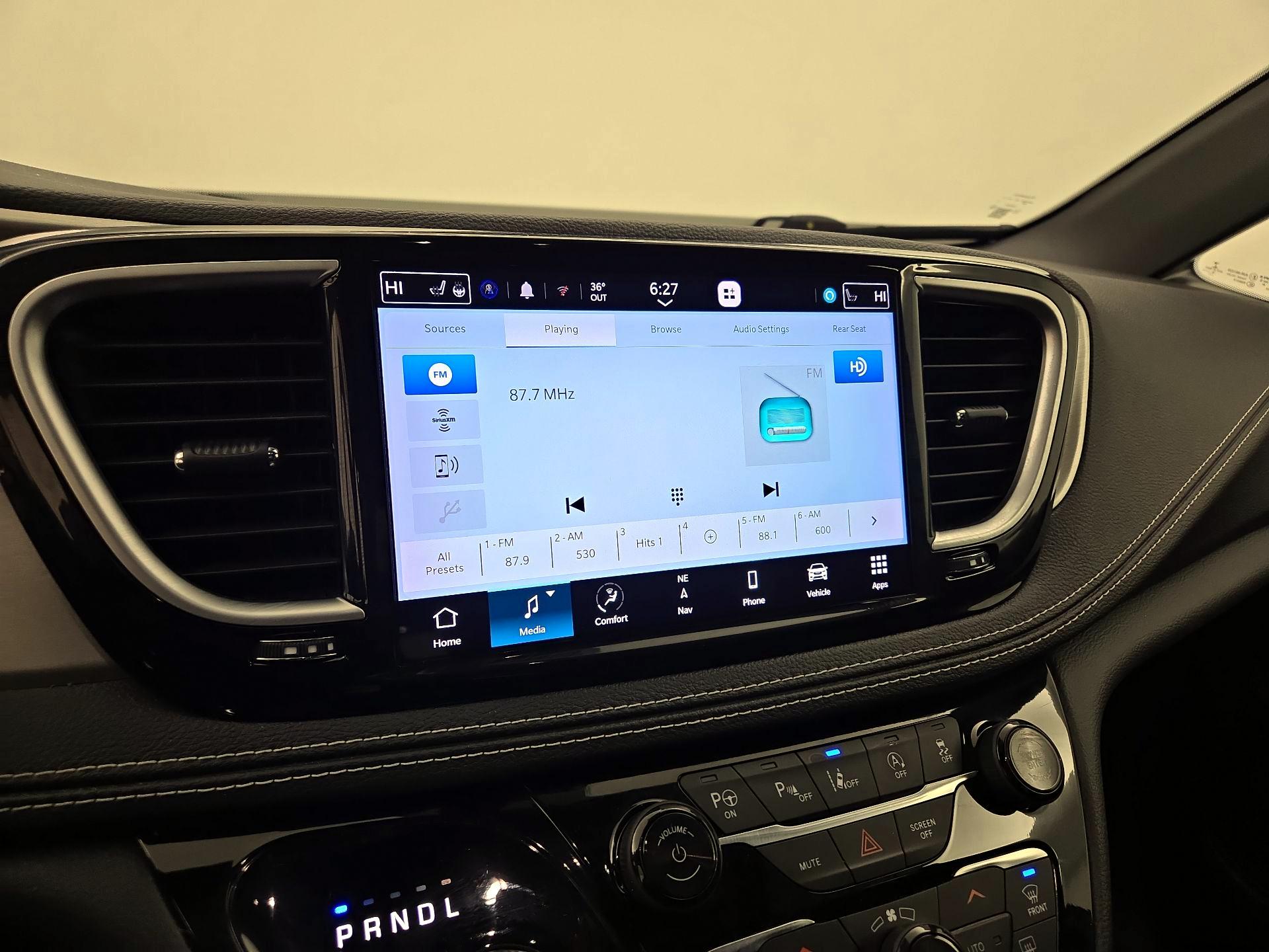 Thumbnail: 2022 Chrysler Pacifica - 16