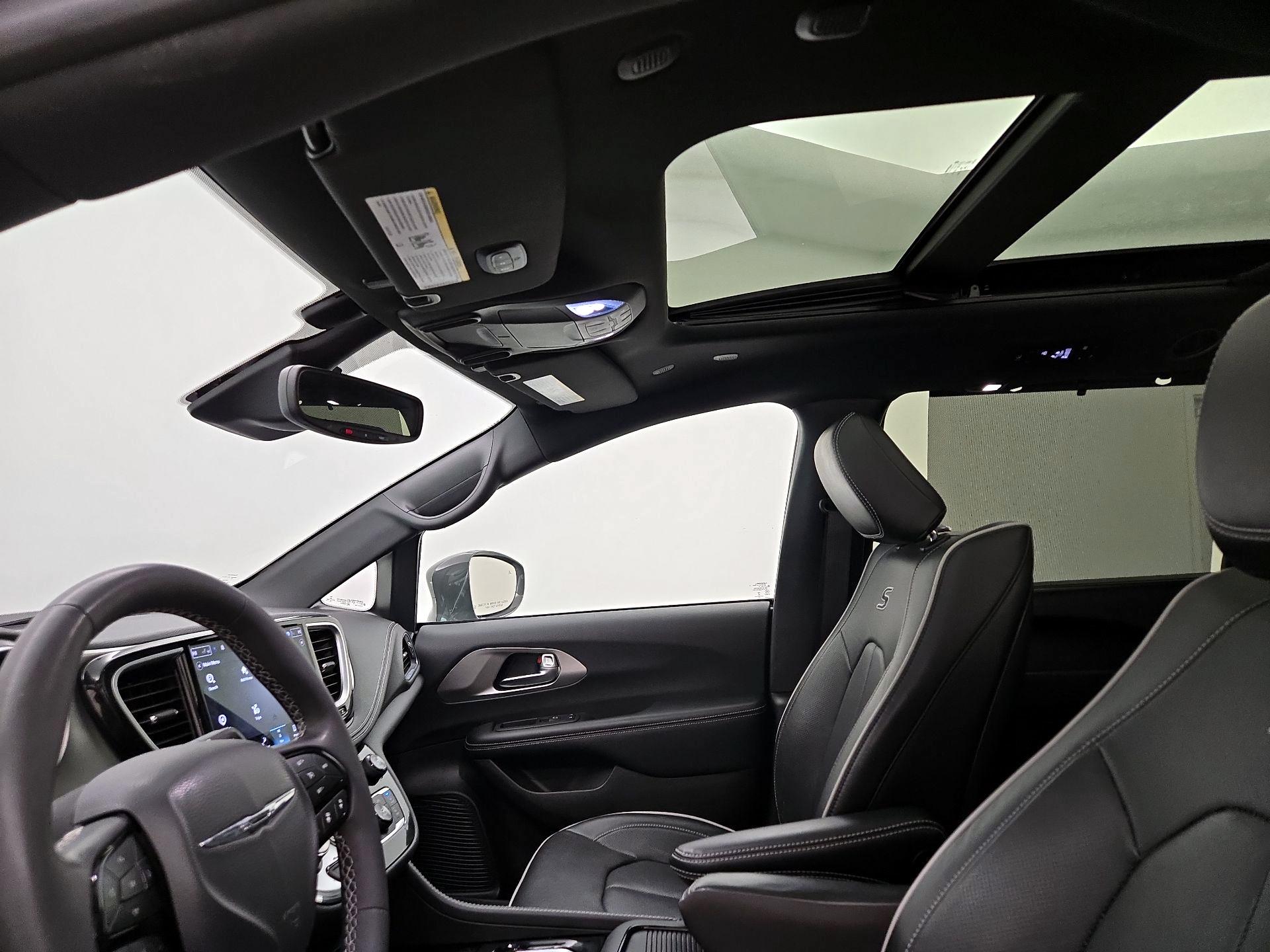 Thumbnail: 2022 Chrysler Pacifica - 20