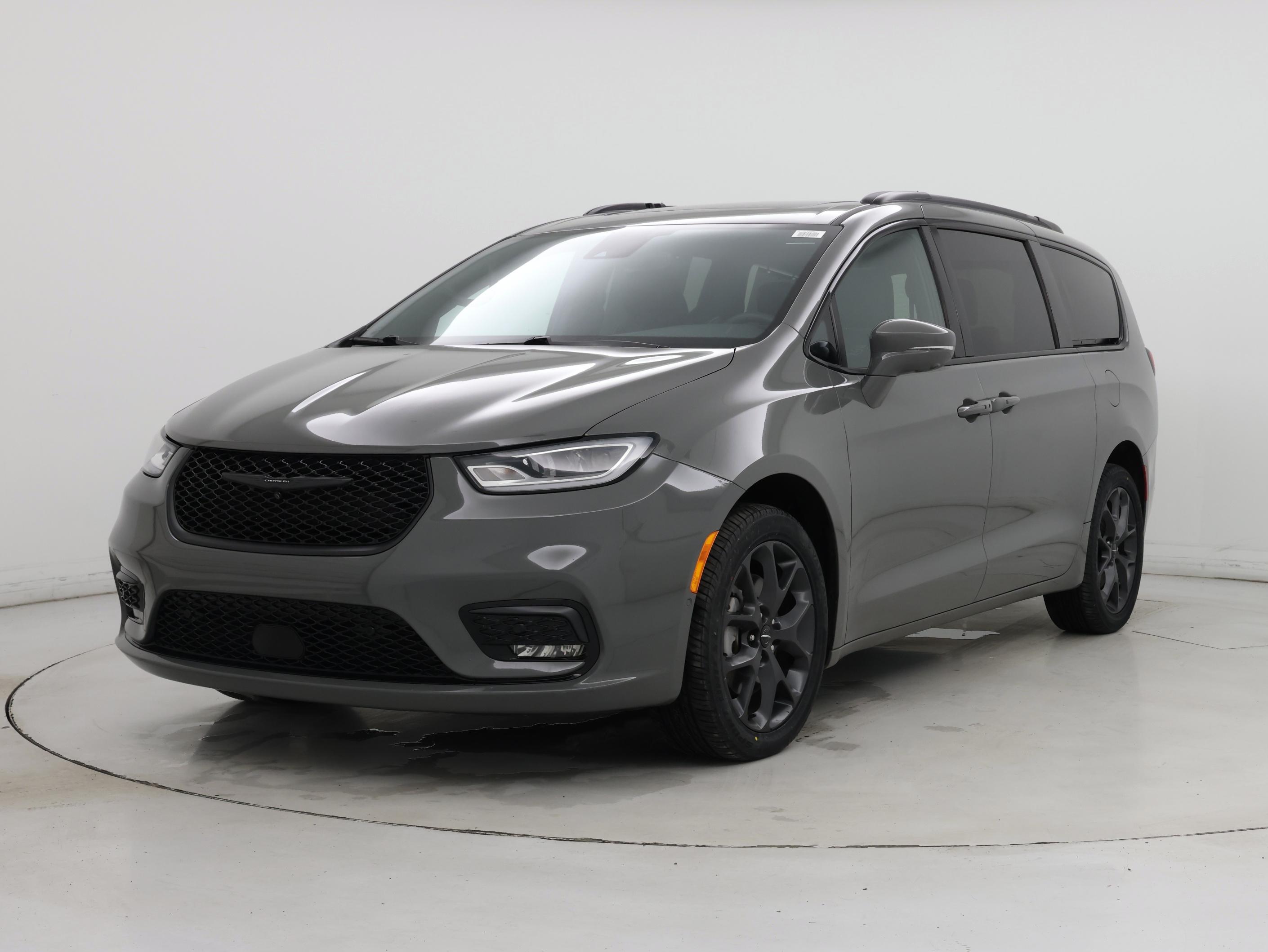 Thumbnail: 2022 Chrysler Pacifica - 4