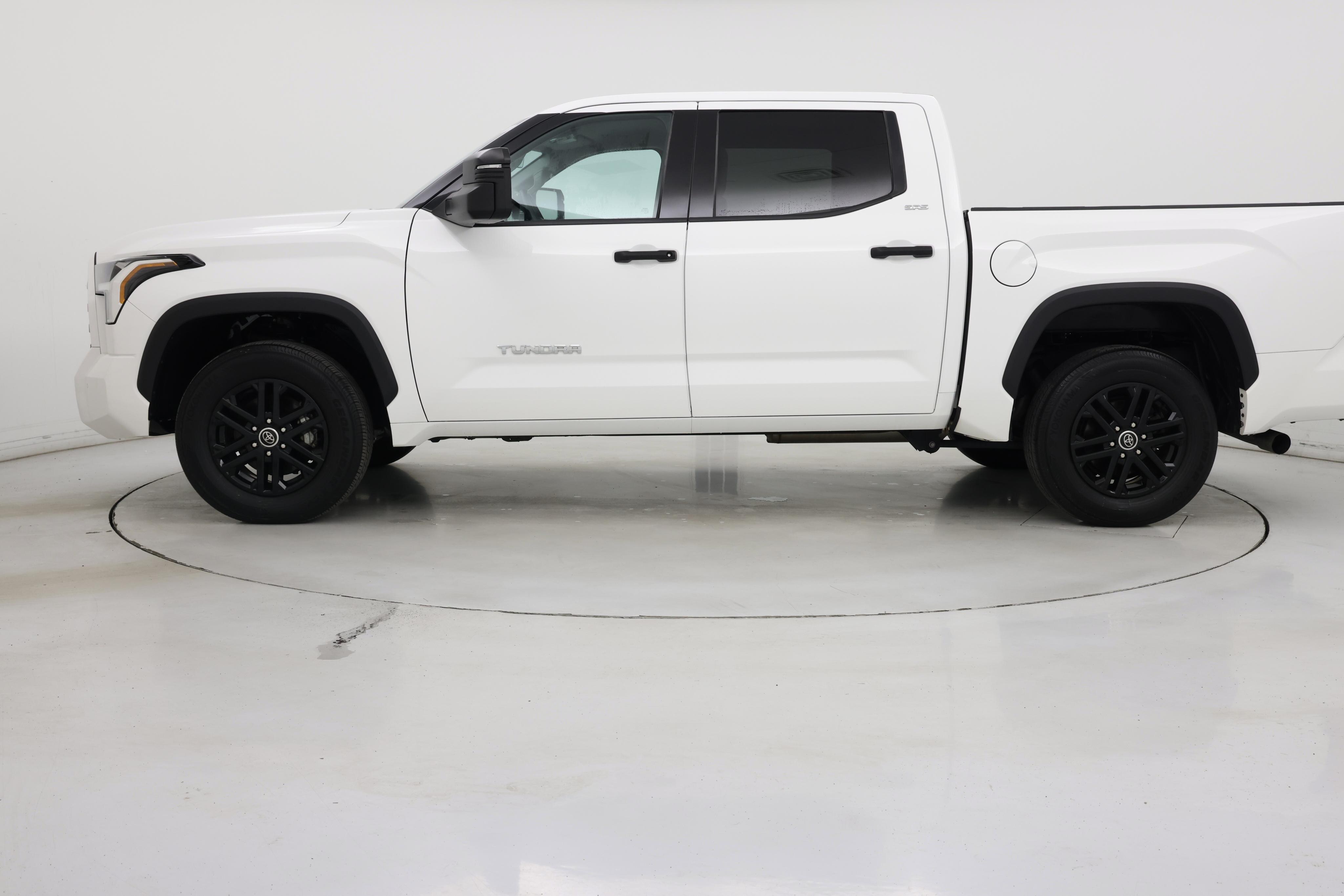 Thumbnail: 2022 Toyota Tundra - 3