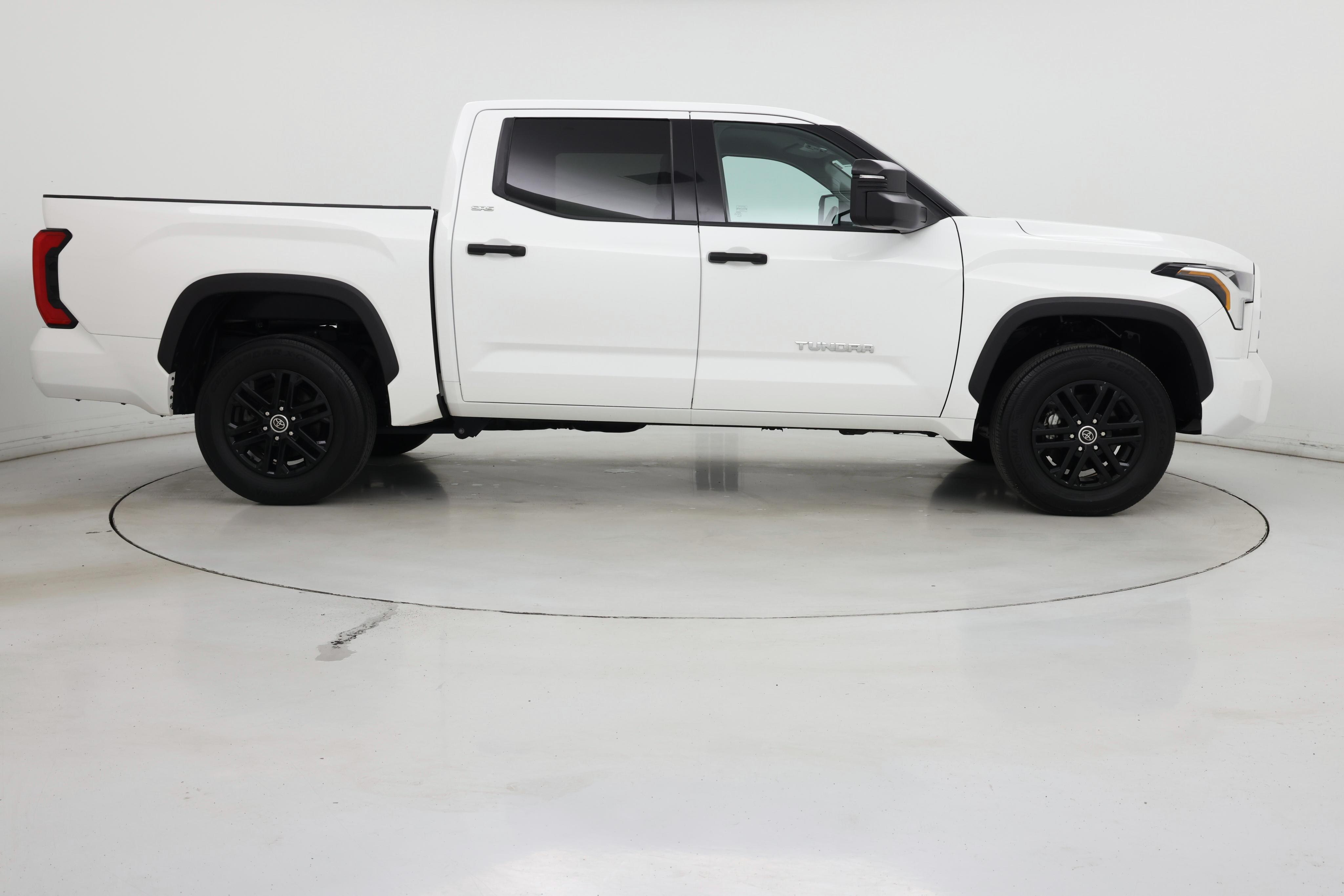 Thumbnail: 2022 Toyota Tundra - 7