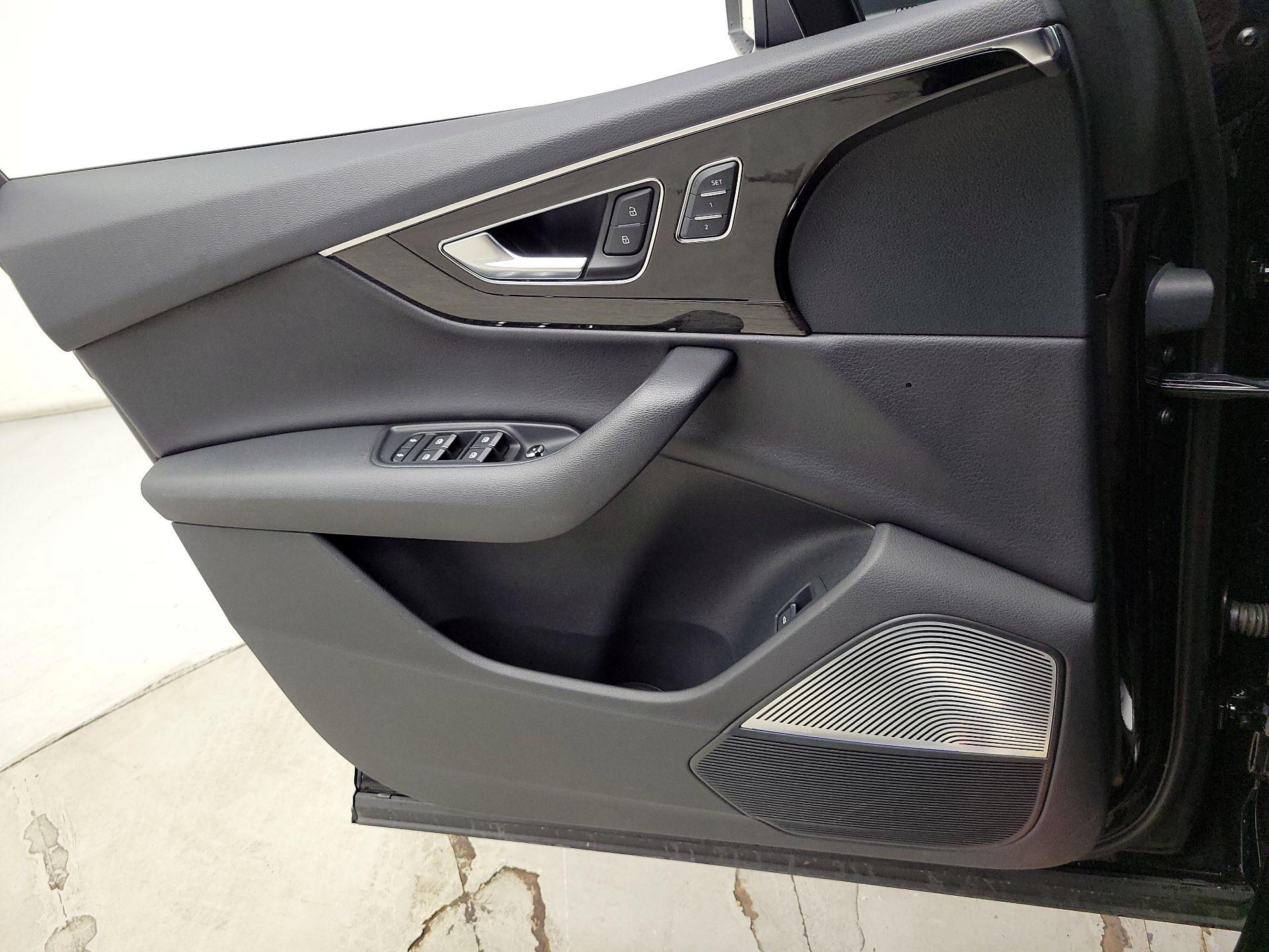 Thumbnail: 2019 Audi Q7 - 12