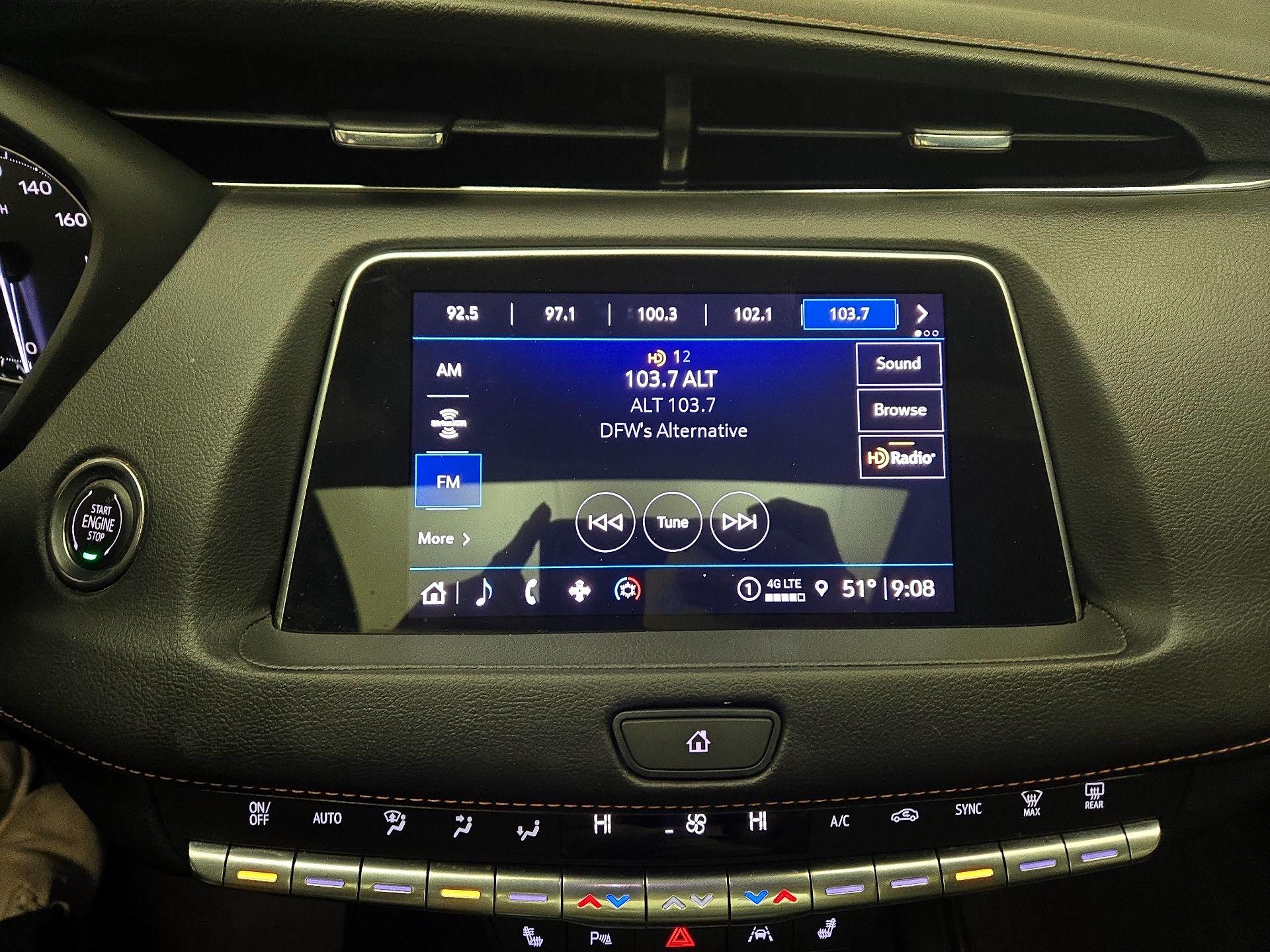 Thumbnail: 2023 Cadillac XT4 - 15