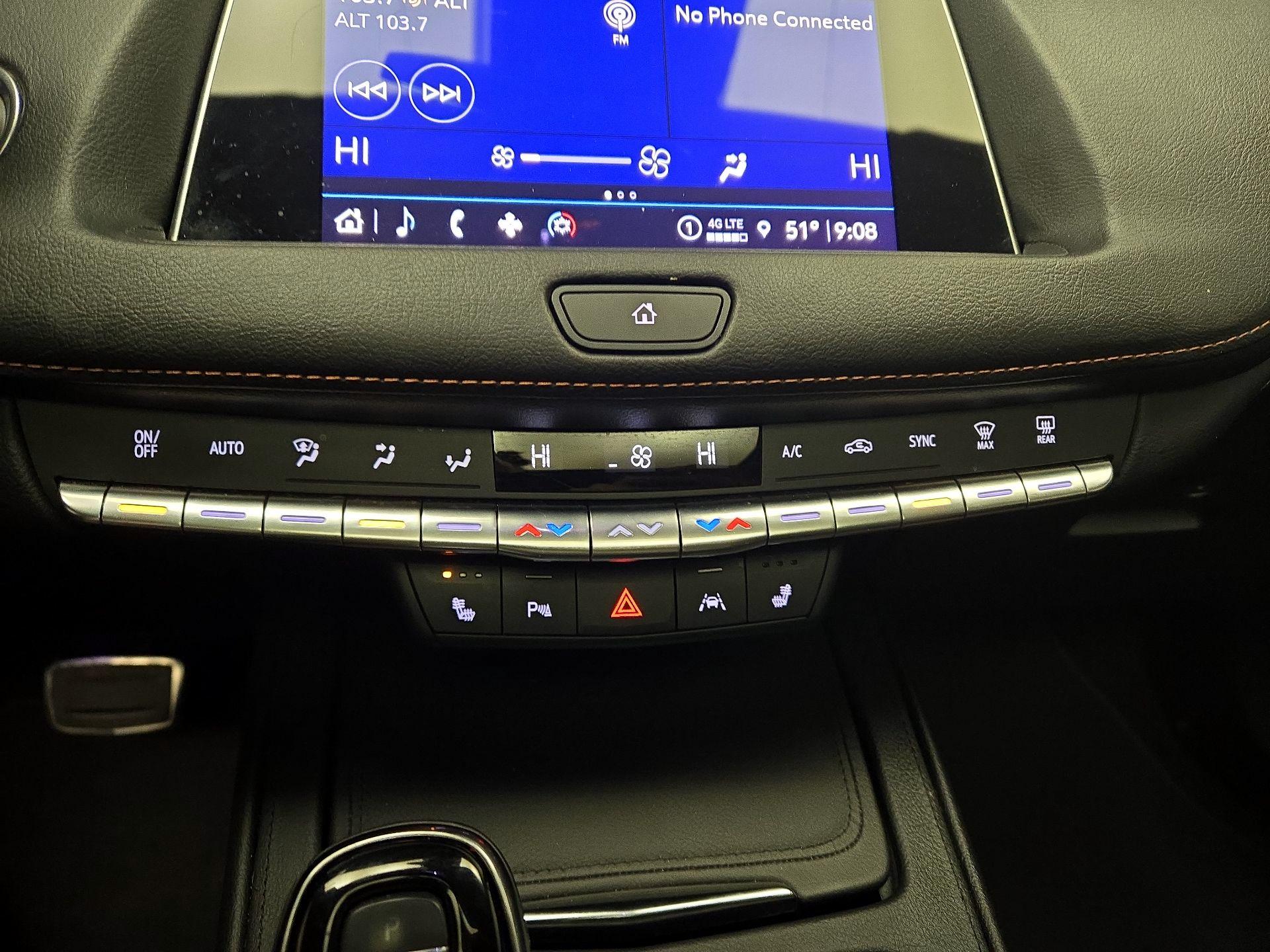 Thumbnail: 2023 Cadillac XT4 - 16