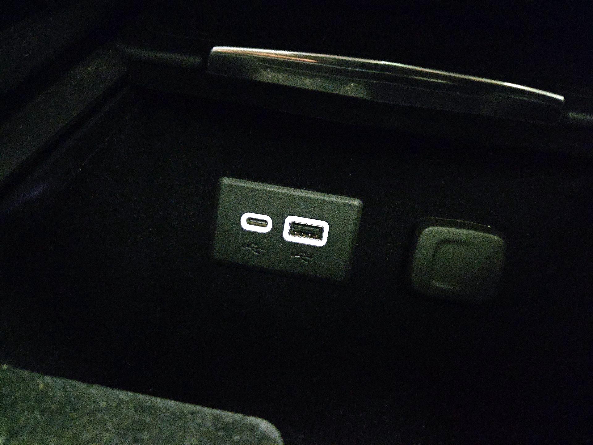 Thumbnail: 2023 Cadillac XT4 - 18