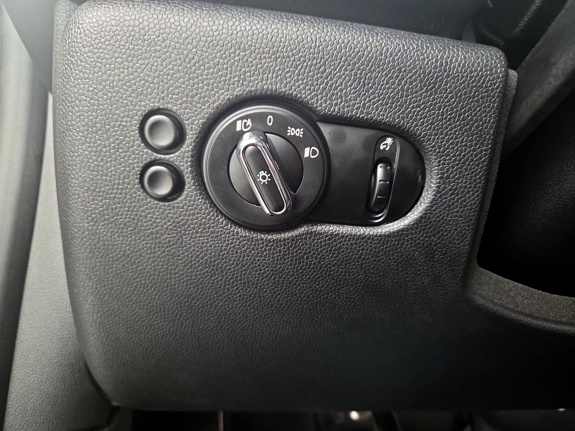 Thumbnail: 2019 MINI Cooper - 13