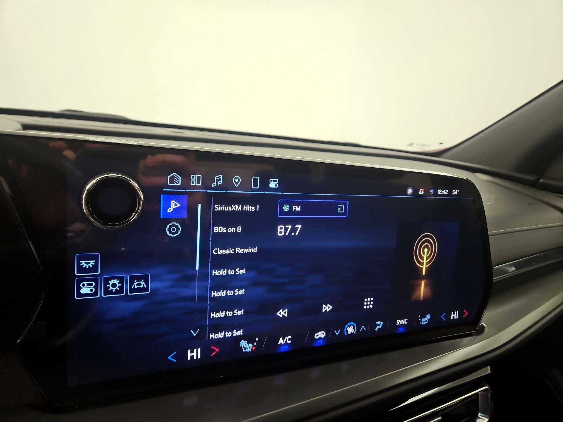 Thumbnail: 2024 Chevrolet Traverse - 16